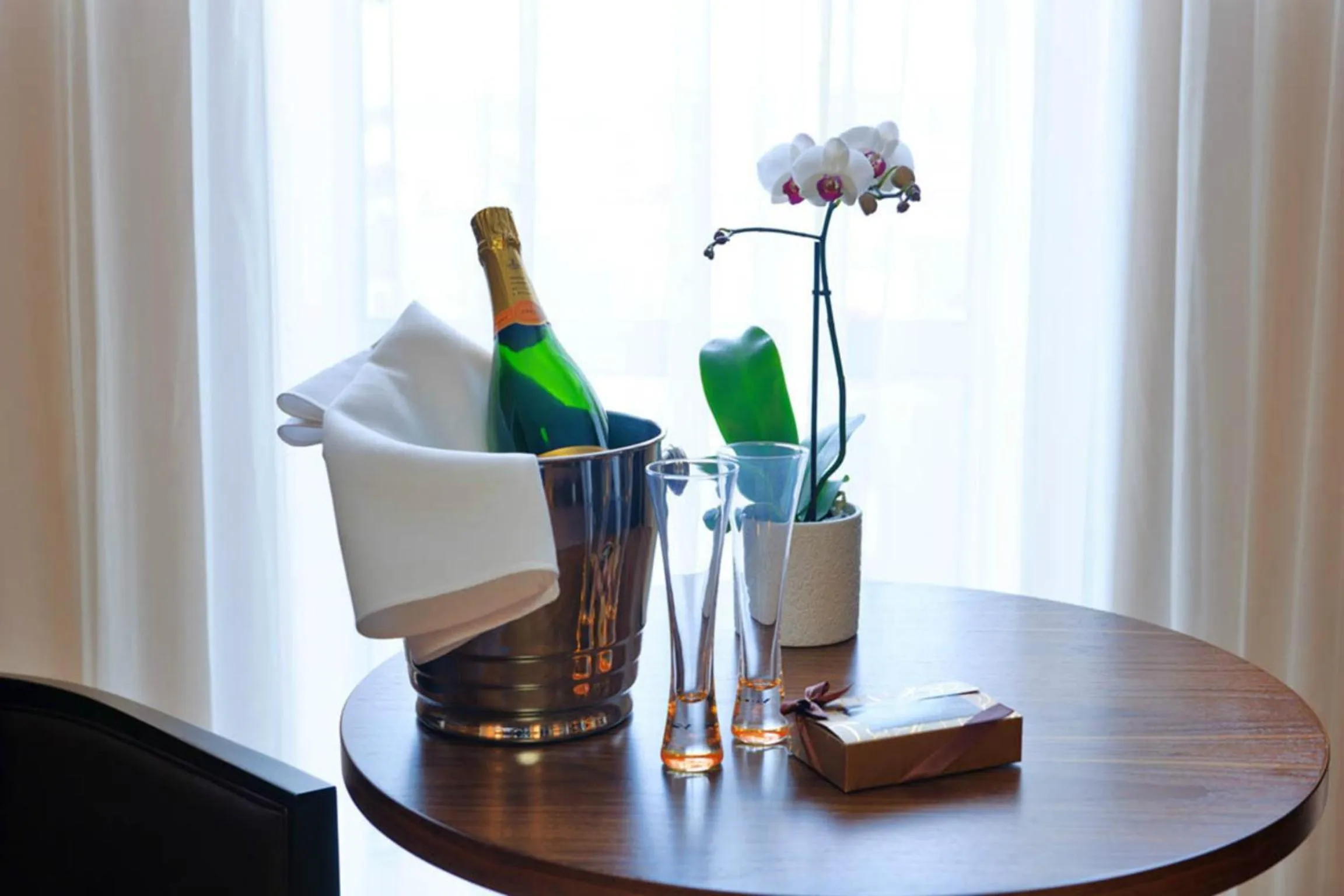 Alcoholic drinks in Rox Hotel Aberdeen by Compass Hospitality