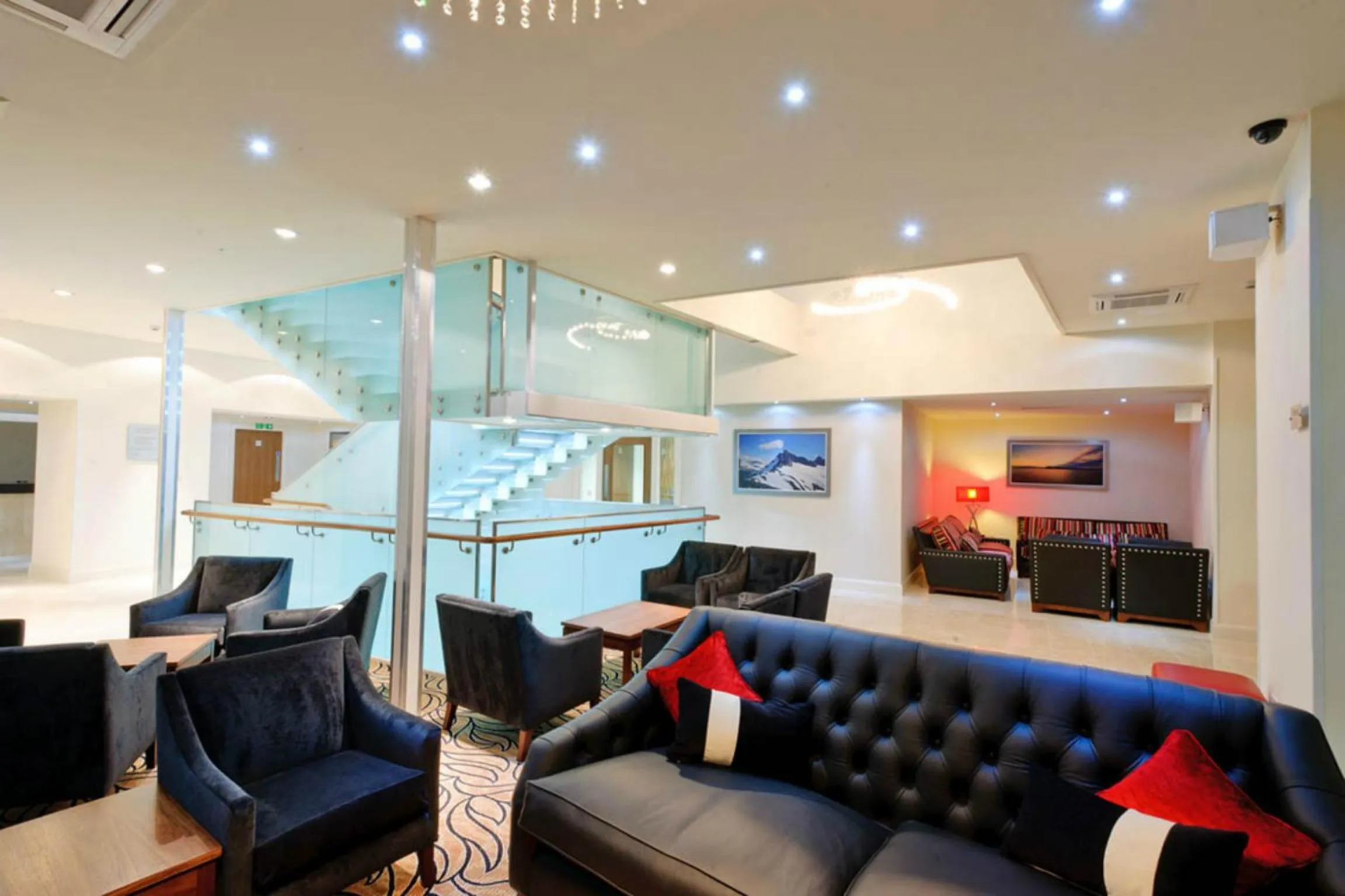 Lounge or bar in Rox Hotel Aberdeen by Compass Hospitality