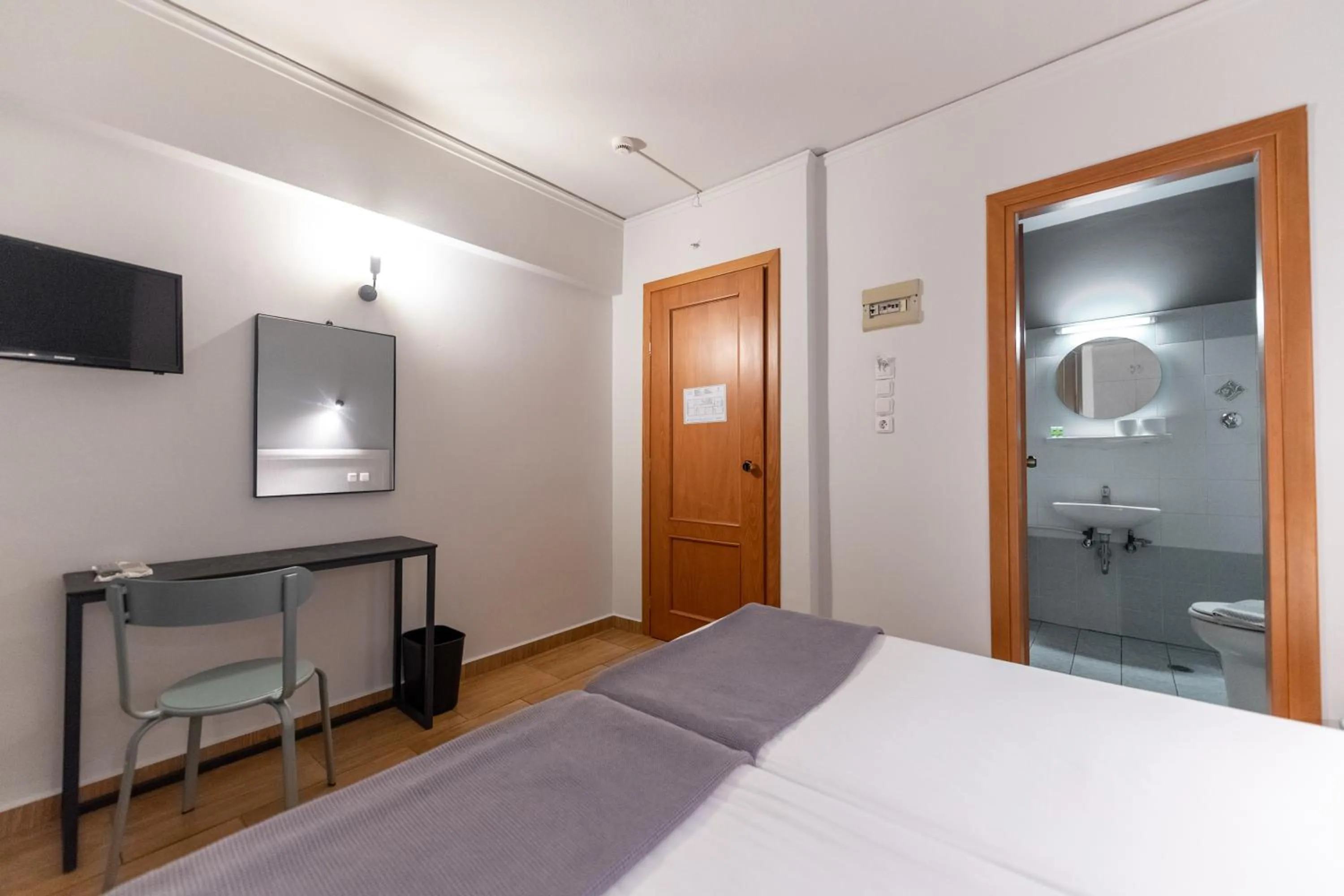 TV and multimedia, Bed in Stalis Hotel