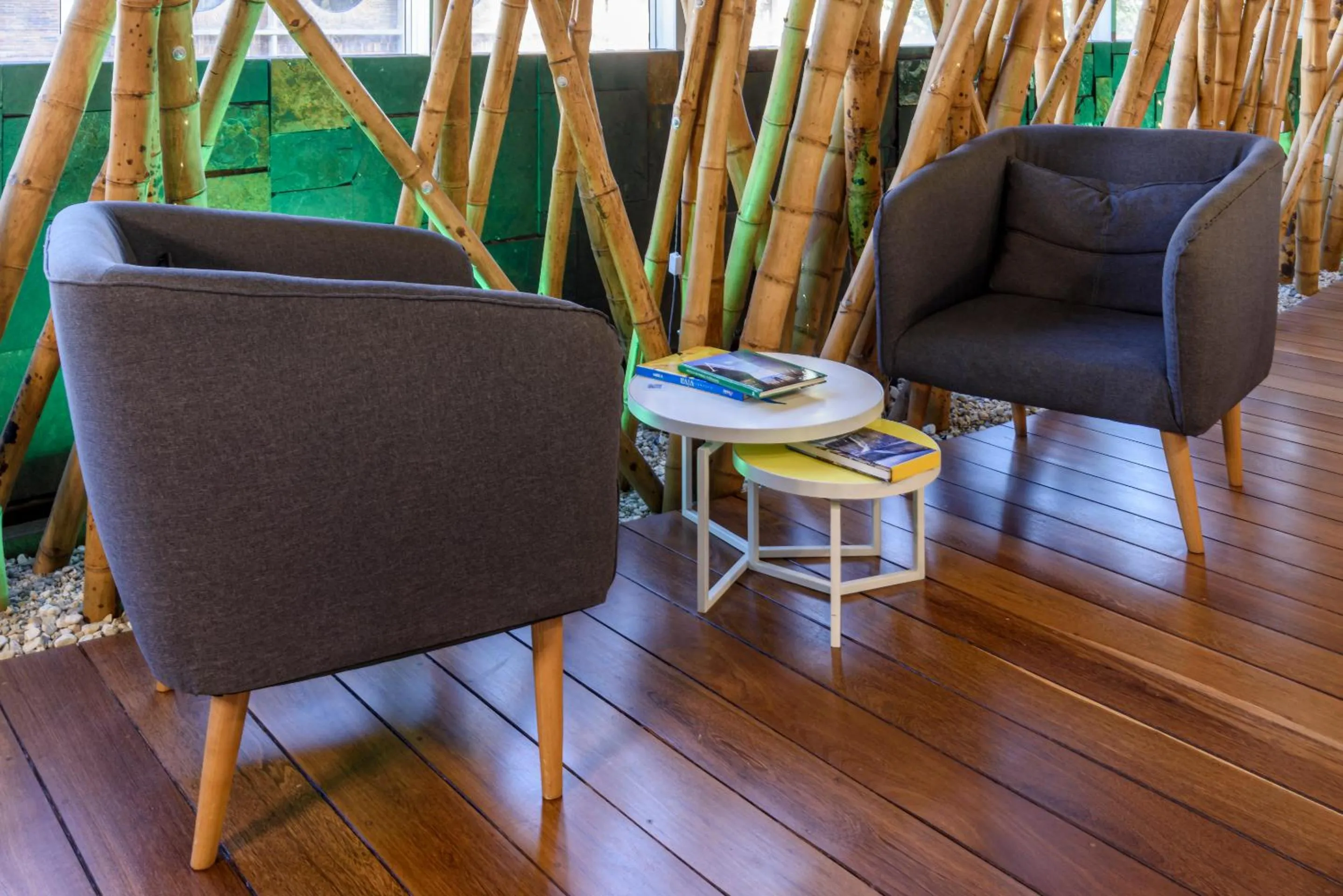 Seating area in Diez Hotel Categoría Colombia