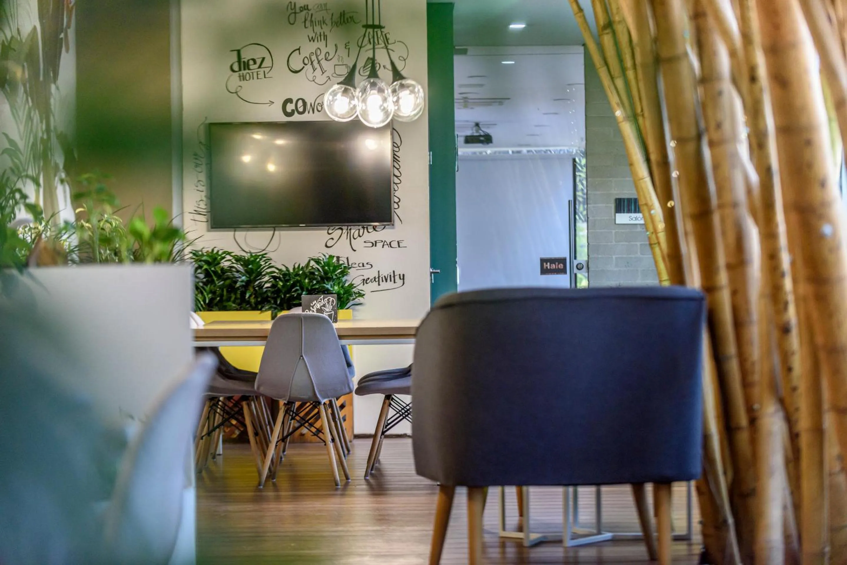 Business facilities in Diez Hotel Categoría Colombia