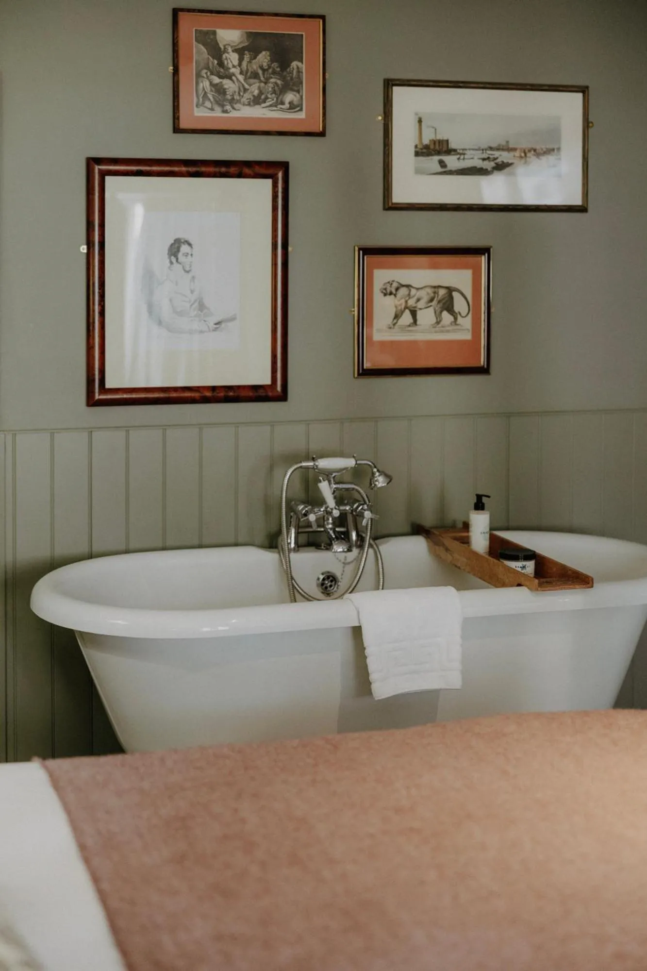 Bath in The Bull And Swan