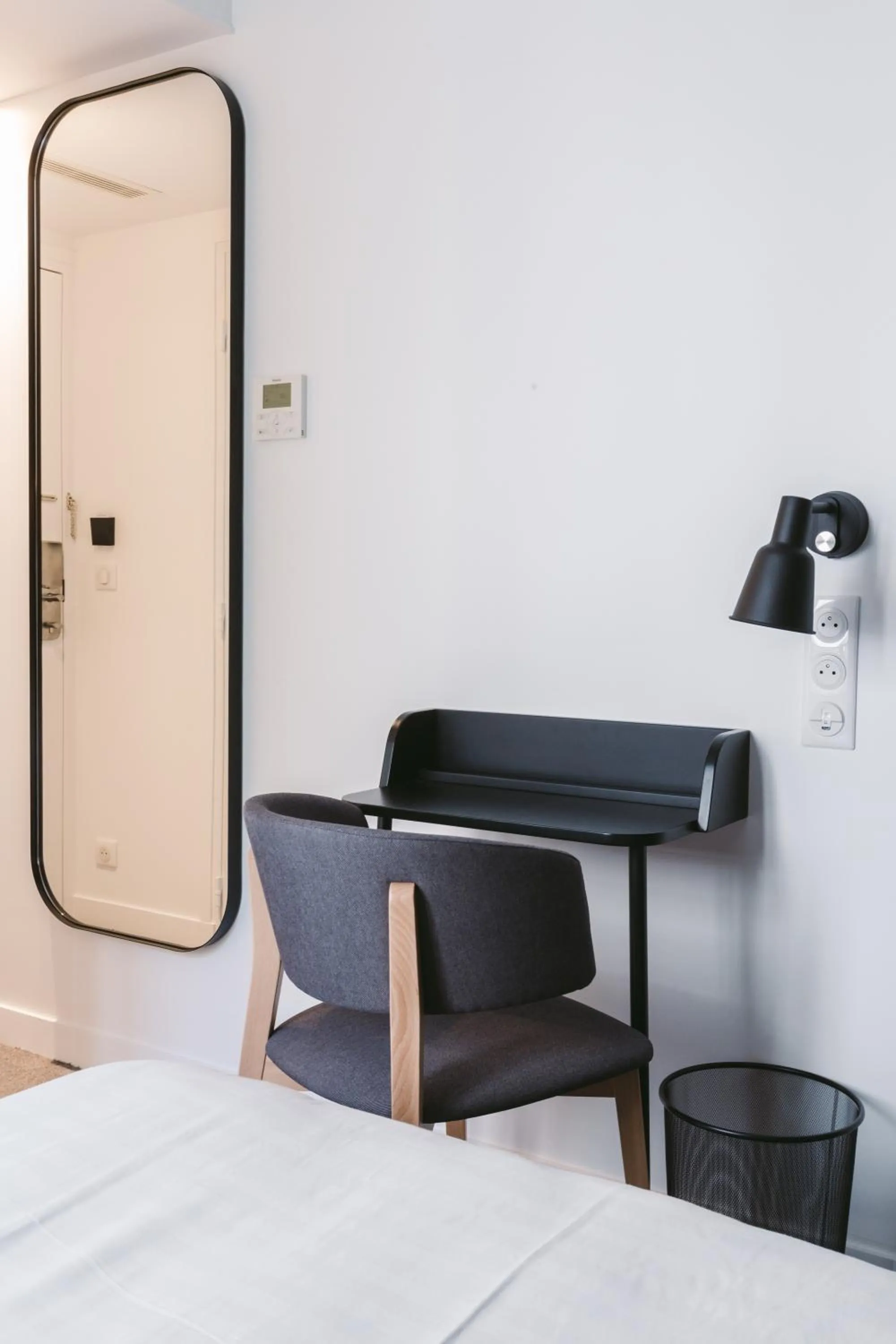 Bedroom, Bed in Le Petit Cosy Hôtel