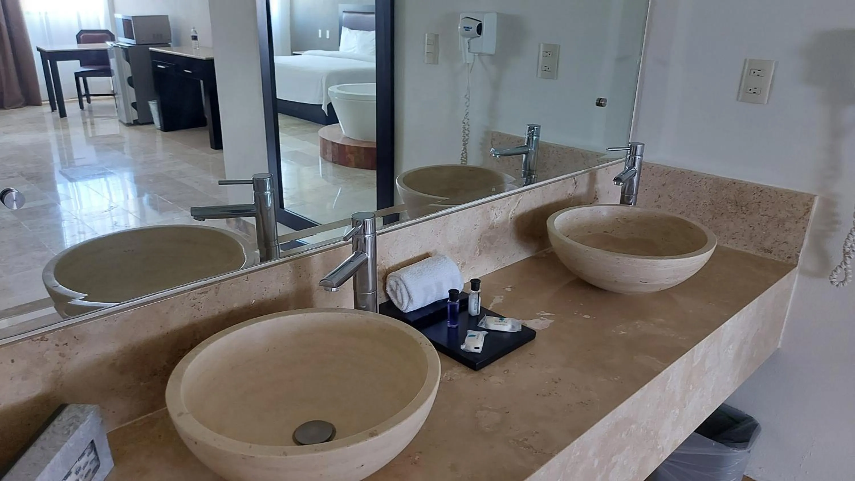 Bathroom in Imperio de Angeles Executive León Poliforum