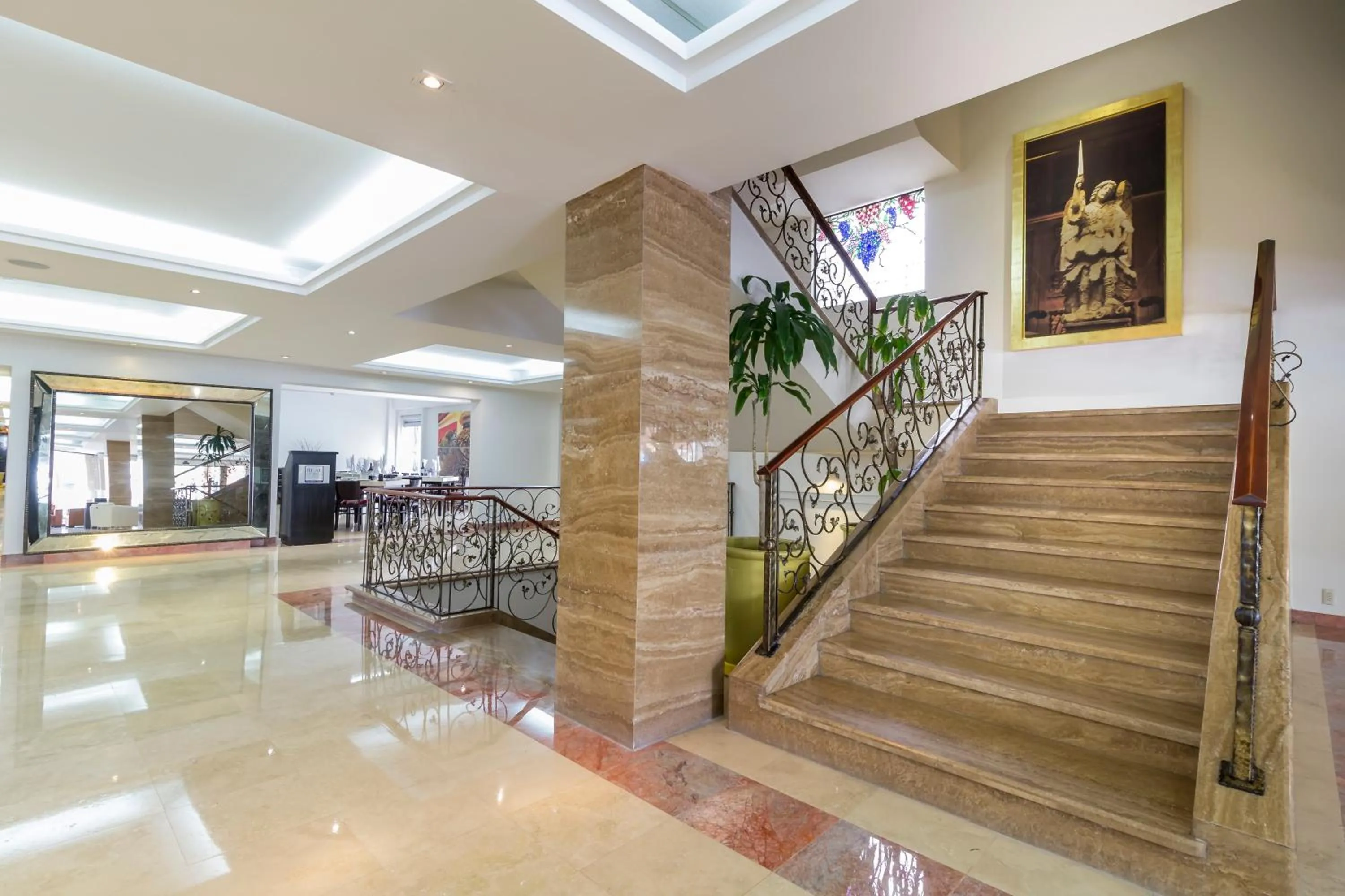 Decorative detail in Imperio de Angeles Executive León Poliforum