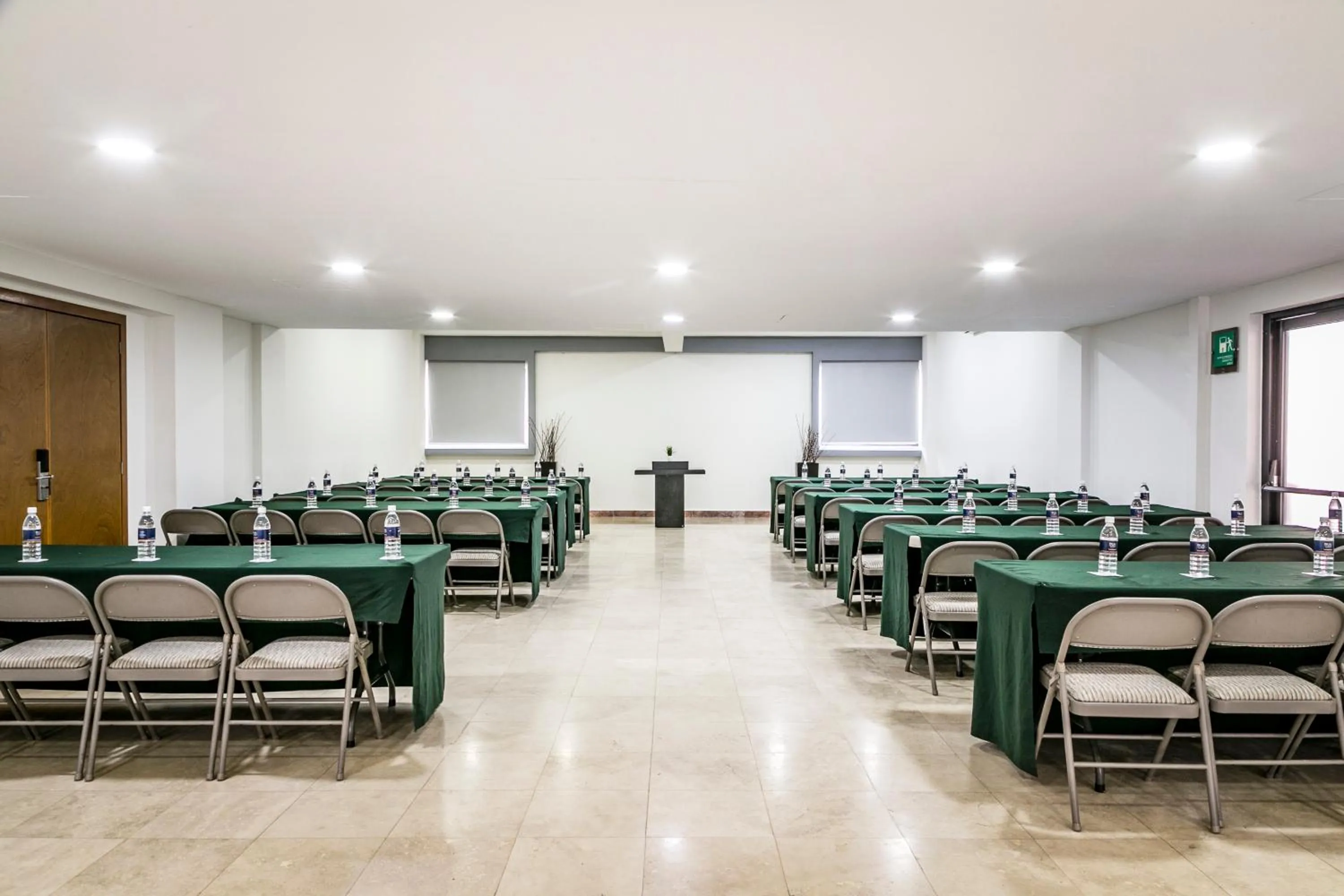 Meeting/conference room in Imperio de Angeles Executive León Poliforum