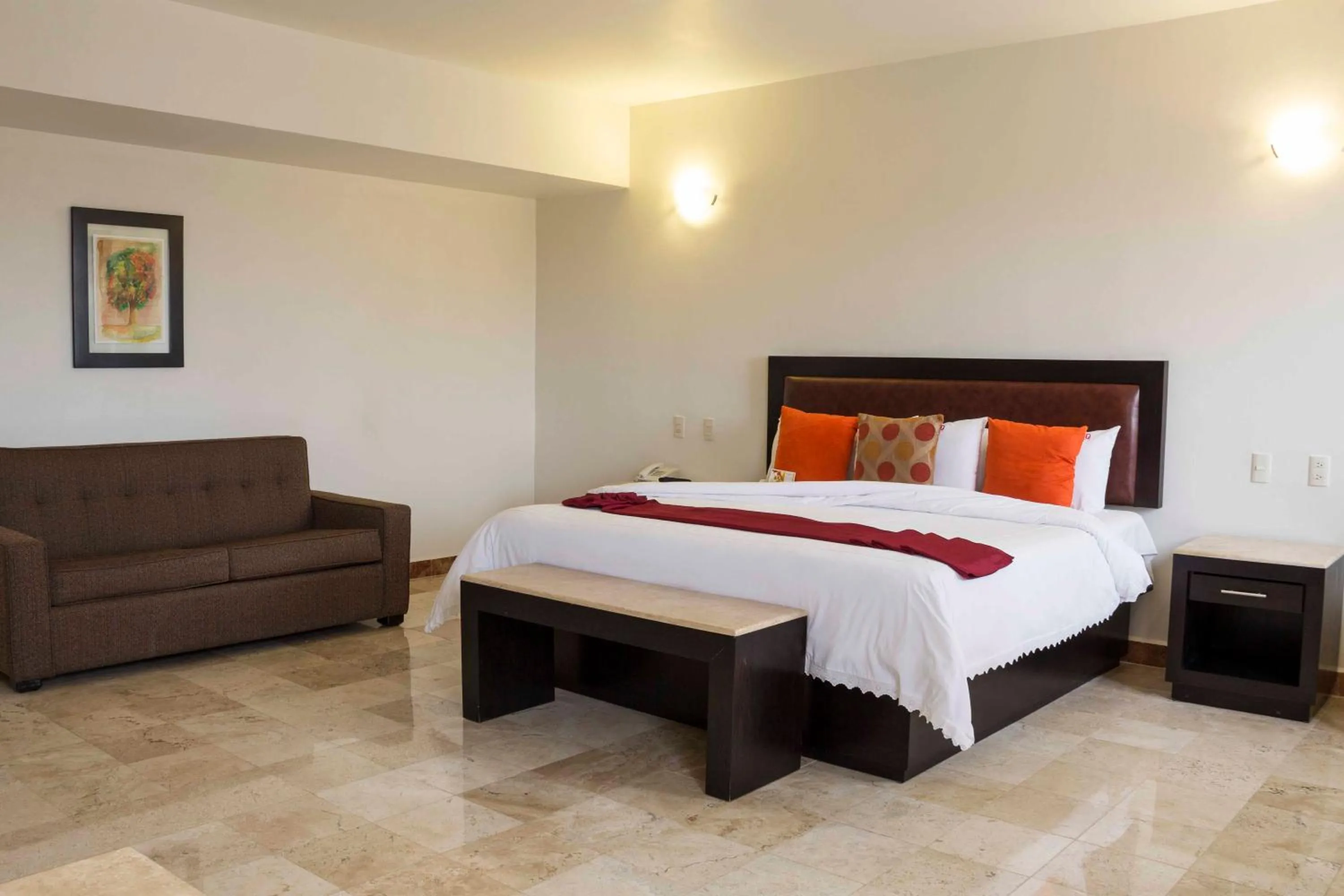 Photo of the whole room, Bed in Imperio de Angeles Executive León Poliforum