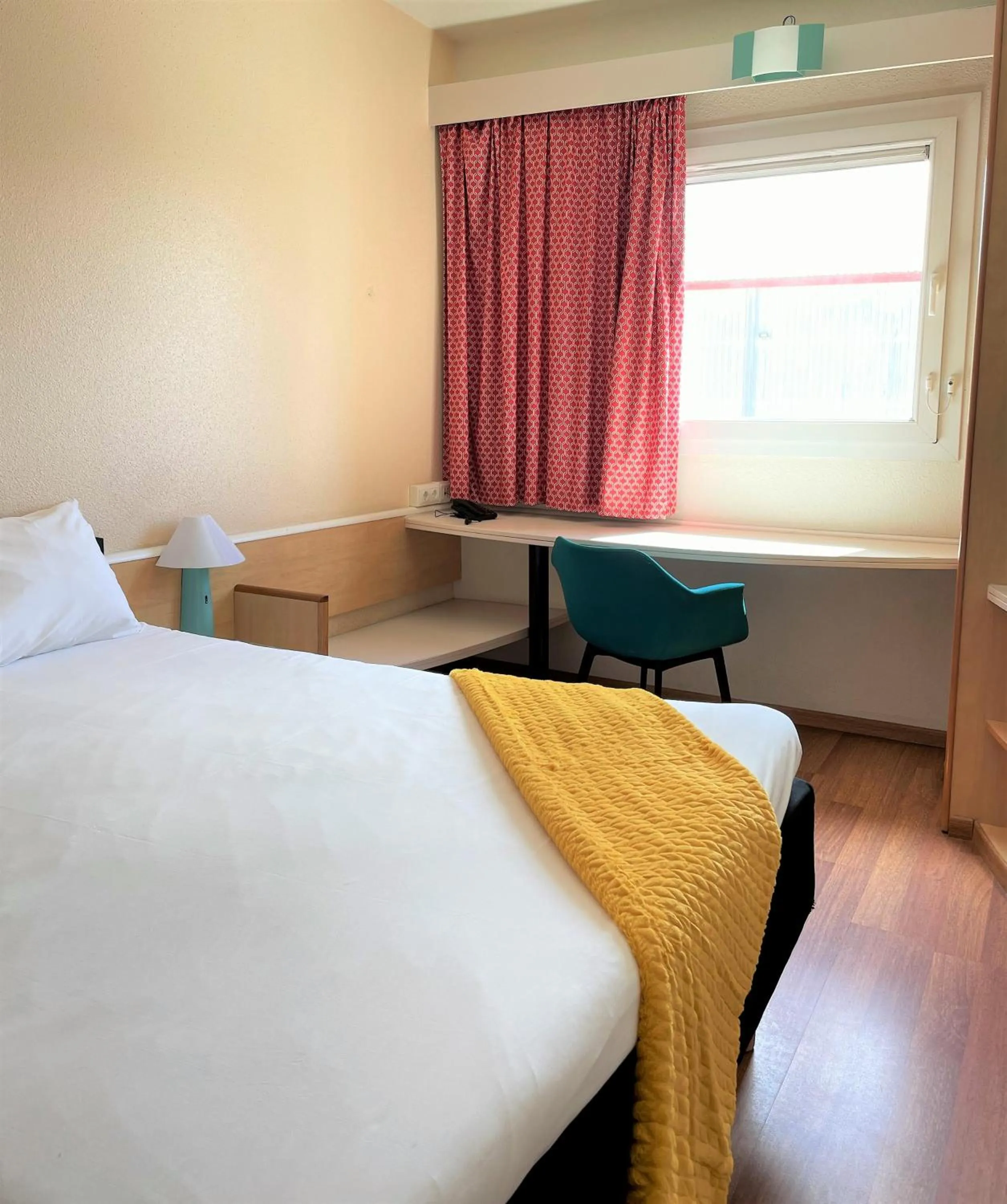 Bed in Ibis Jerez De La Frontera Cadiz