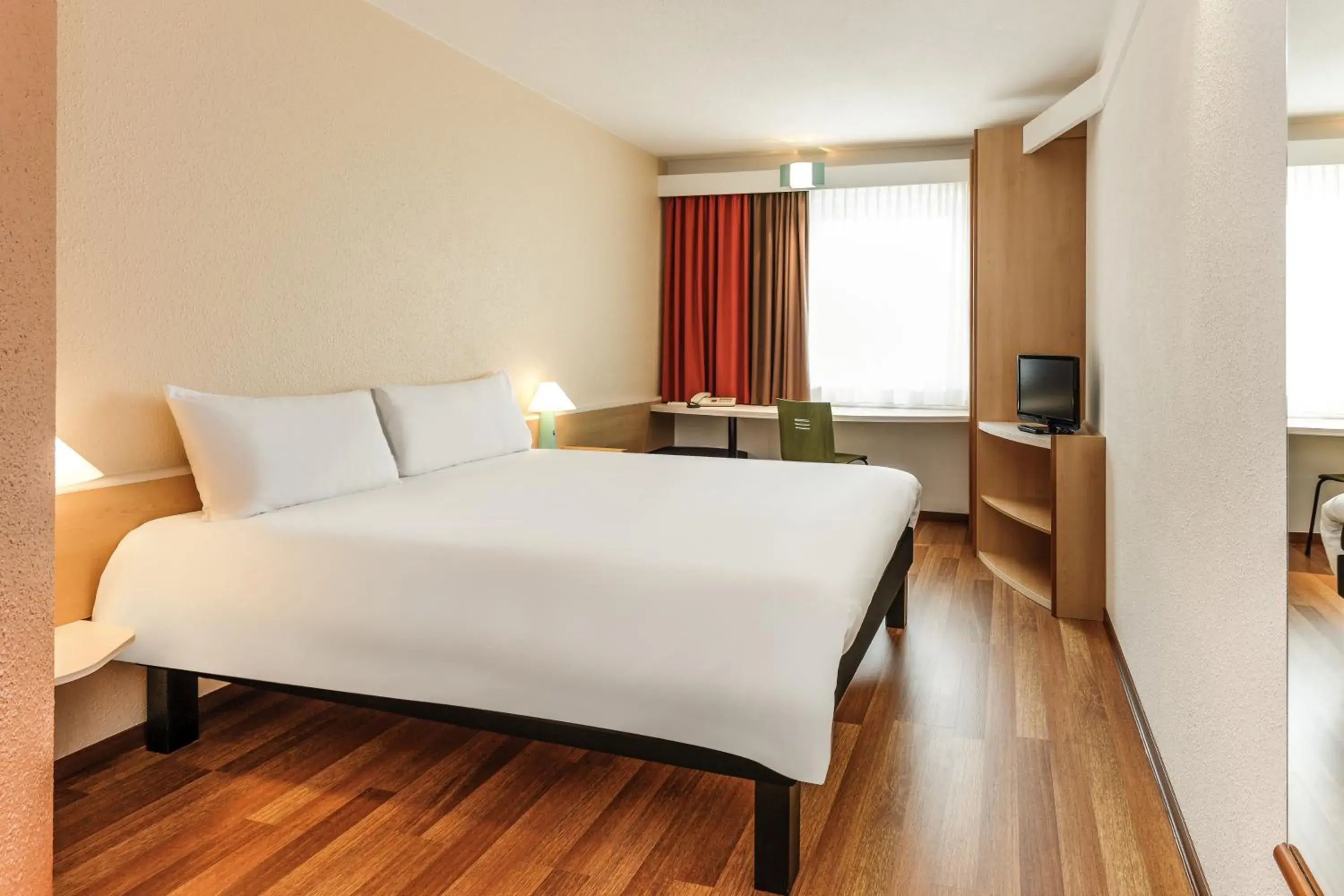Bed in Ibis Jerez De La Frontera Cadiz Bed in Ibis Jerez De La Frontera Cadiz