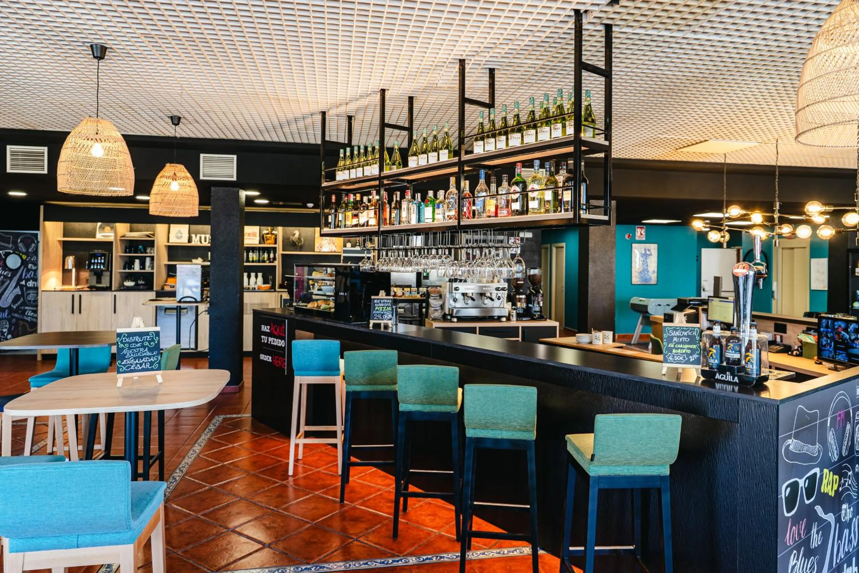 Lounge or bar in Ibis Jerez De La Frontera Cadiz