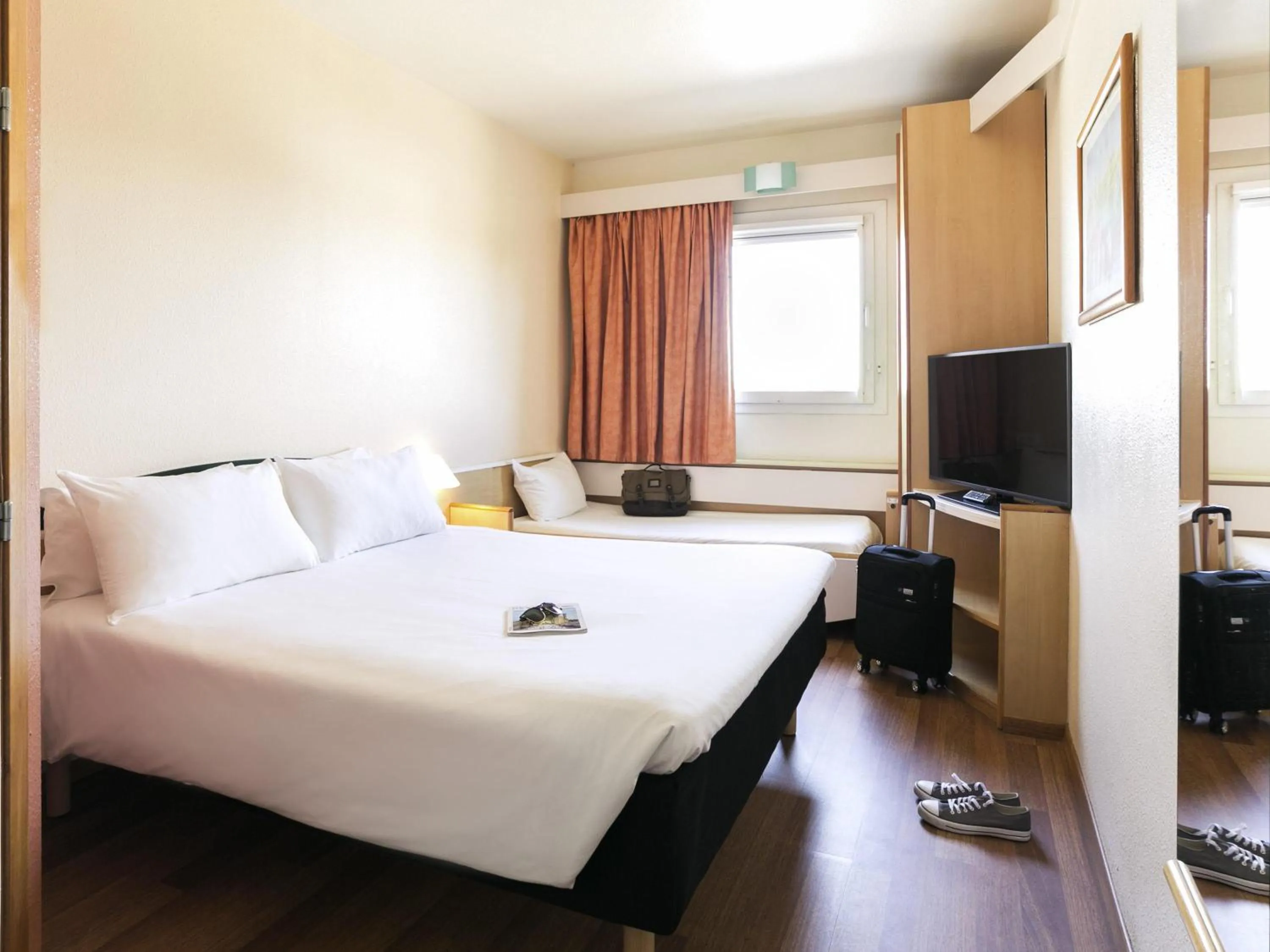 Bedroom, Bed in Ibis Jerez De La Frontera Cadiz