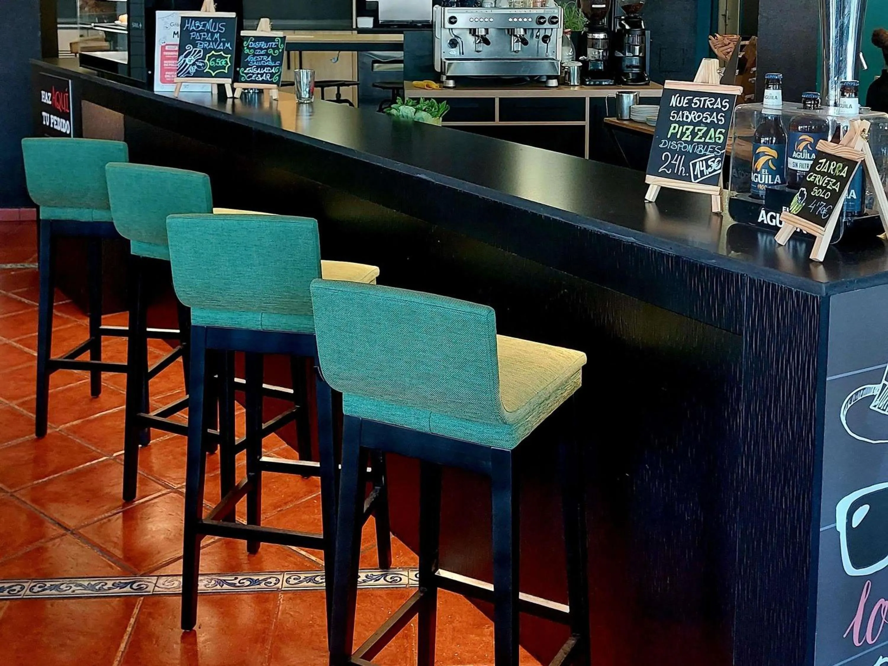 Lounge or bar in Ibis Jerez De La Frontera Cadiz