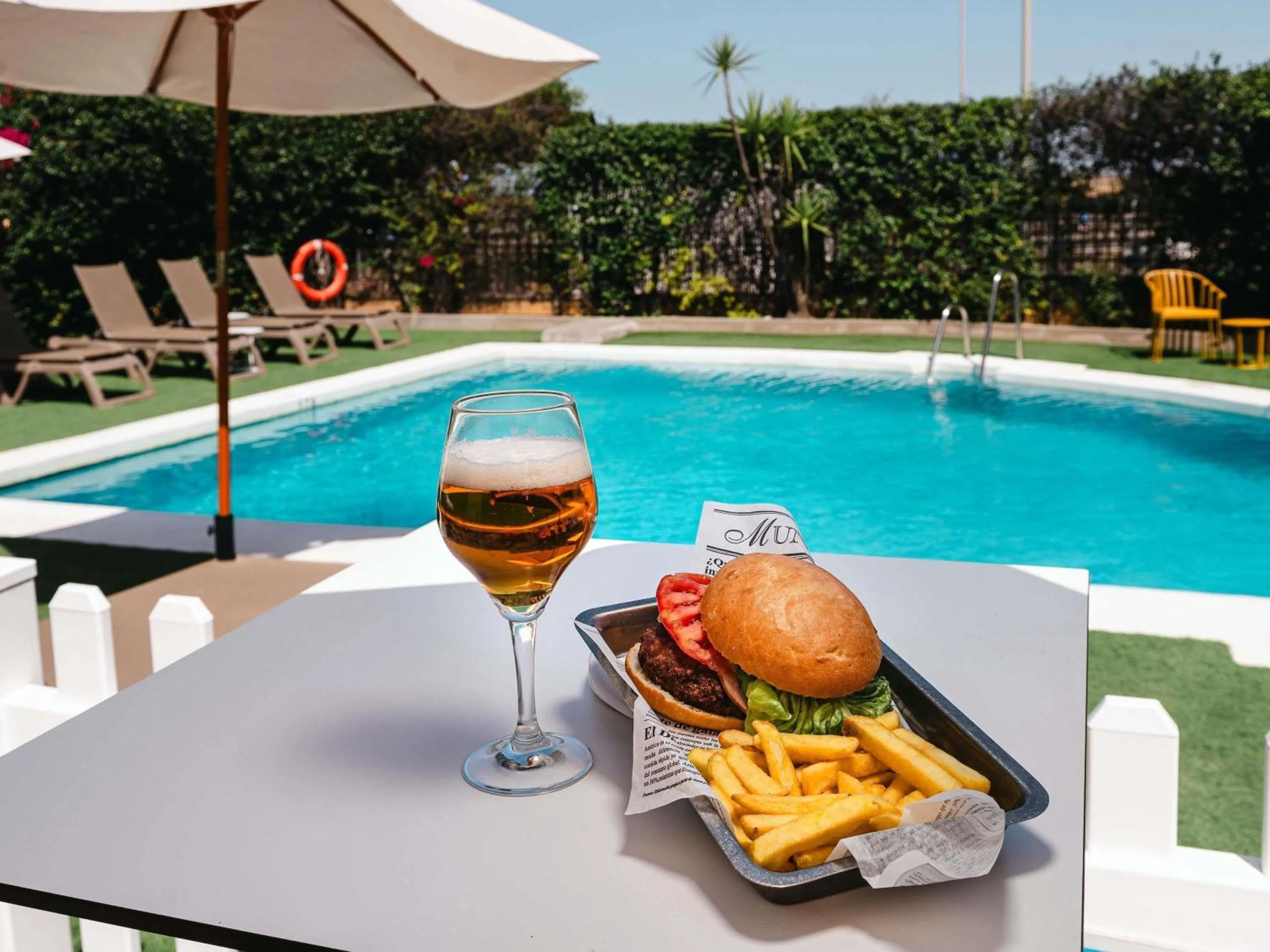 Lounge or bar in Ibis Jerez De La Frontera Cadiz