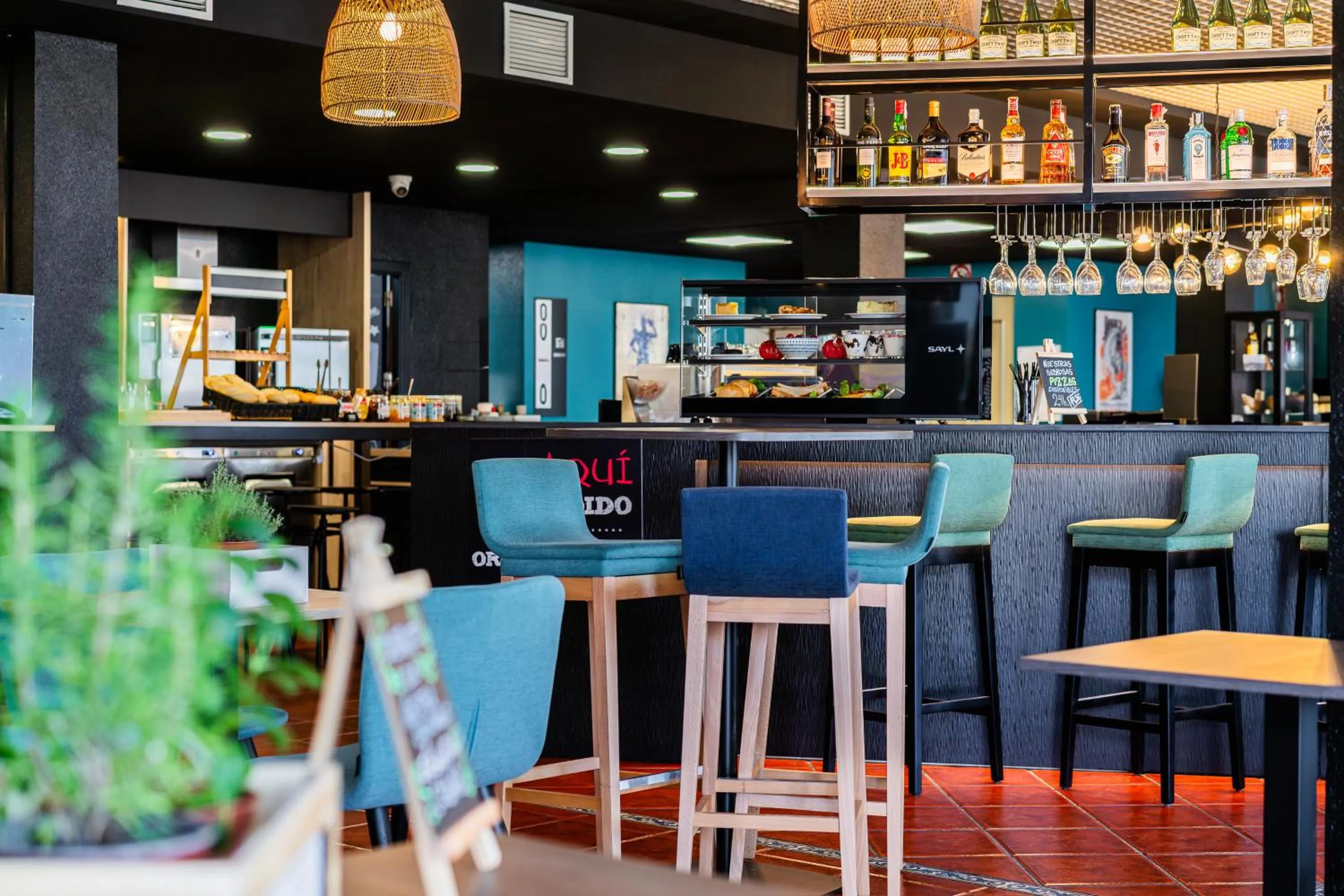 Lounge or bar in Ibis Jerez De La Frontera Cadiz