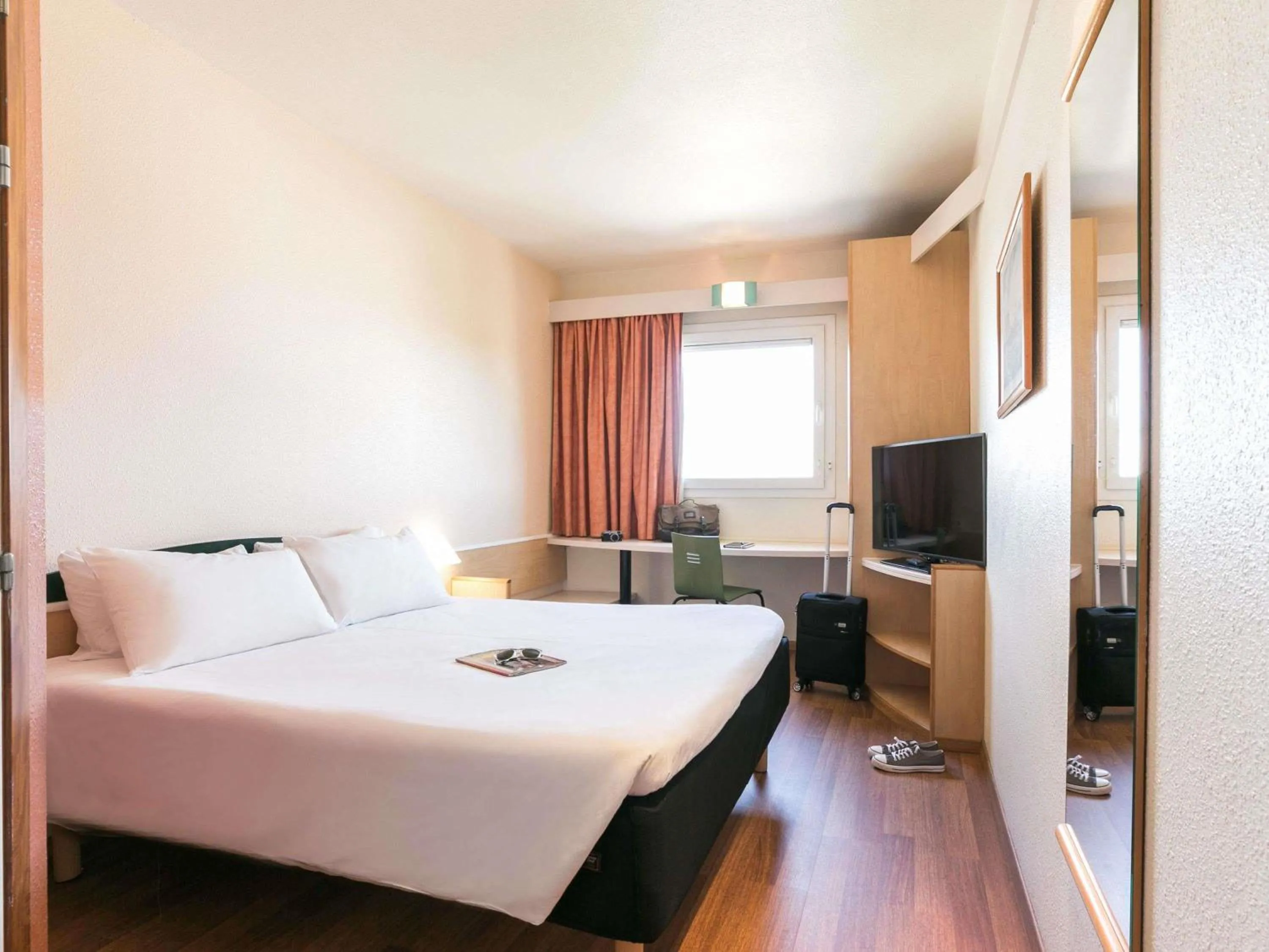 Bedroom, Bed in Ibis Jerez De La Frontera Cadiz