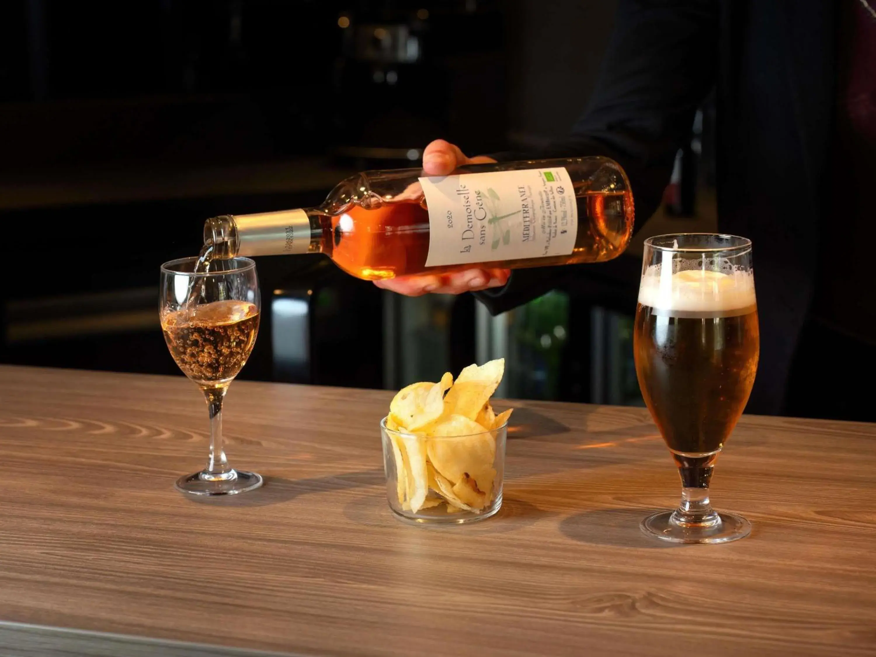 Lounge or bar in ibis Cergy Pontoise Le Port Lounge or bar in ibis Cergy Pontoise Le Port