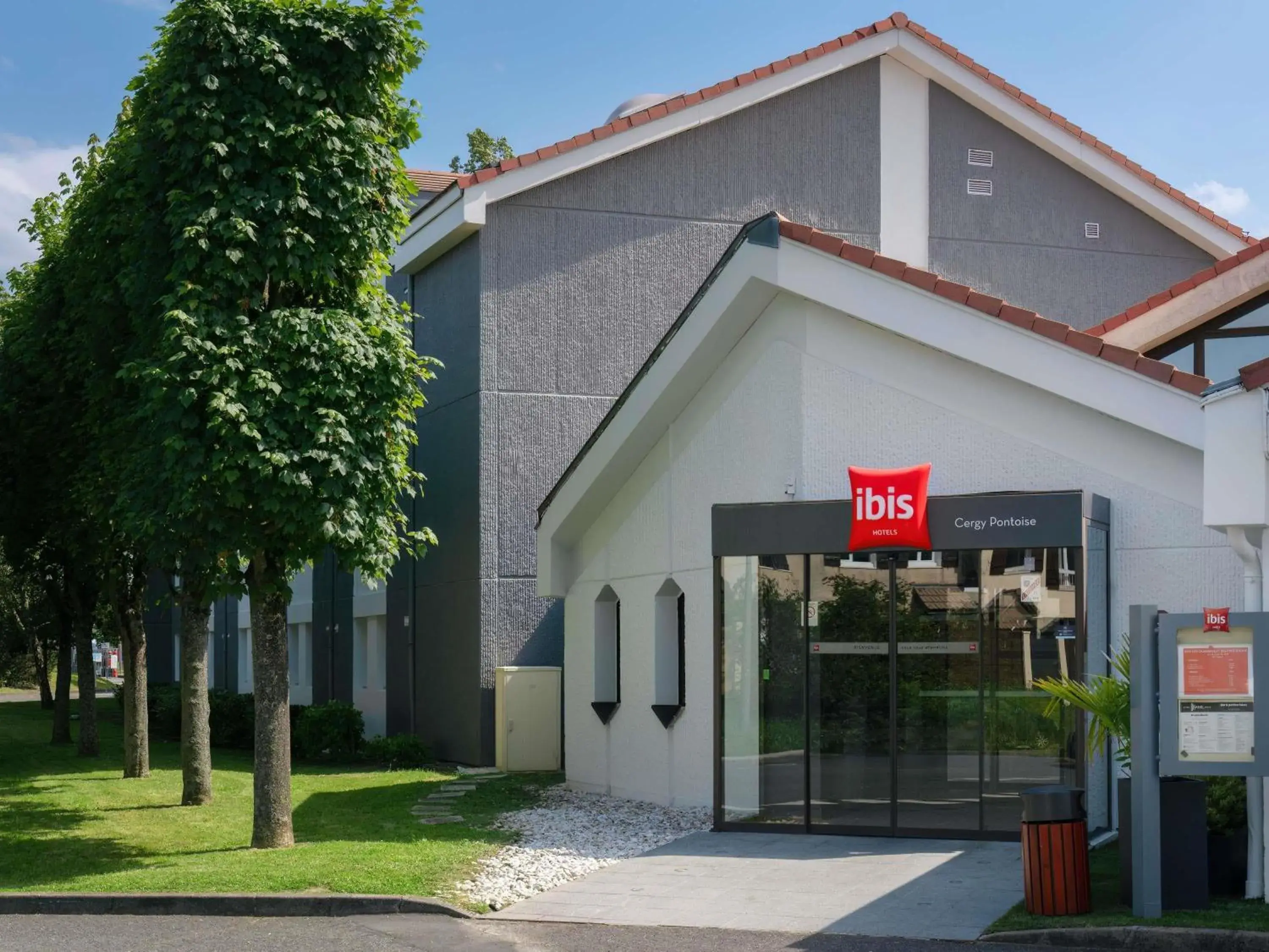 Property building in ibis Cergy Pontoise Le Port Property building in ibis Cergy Pontoise Le Port