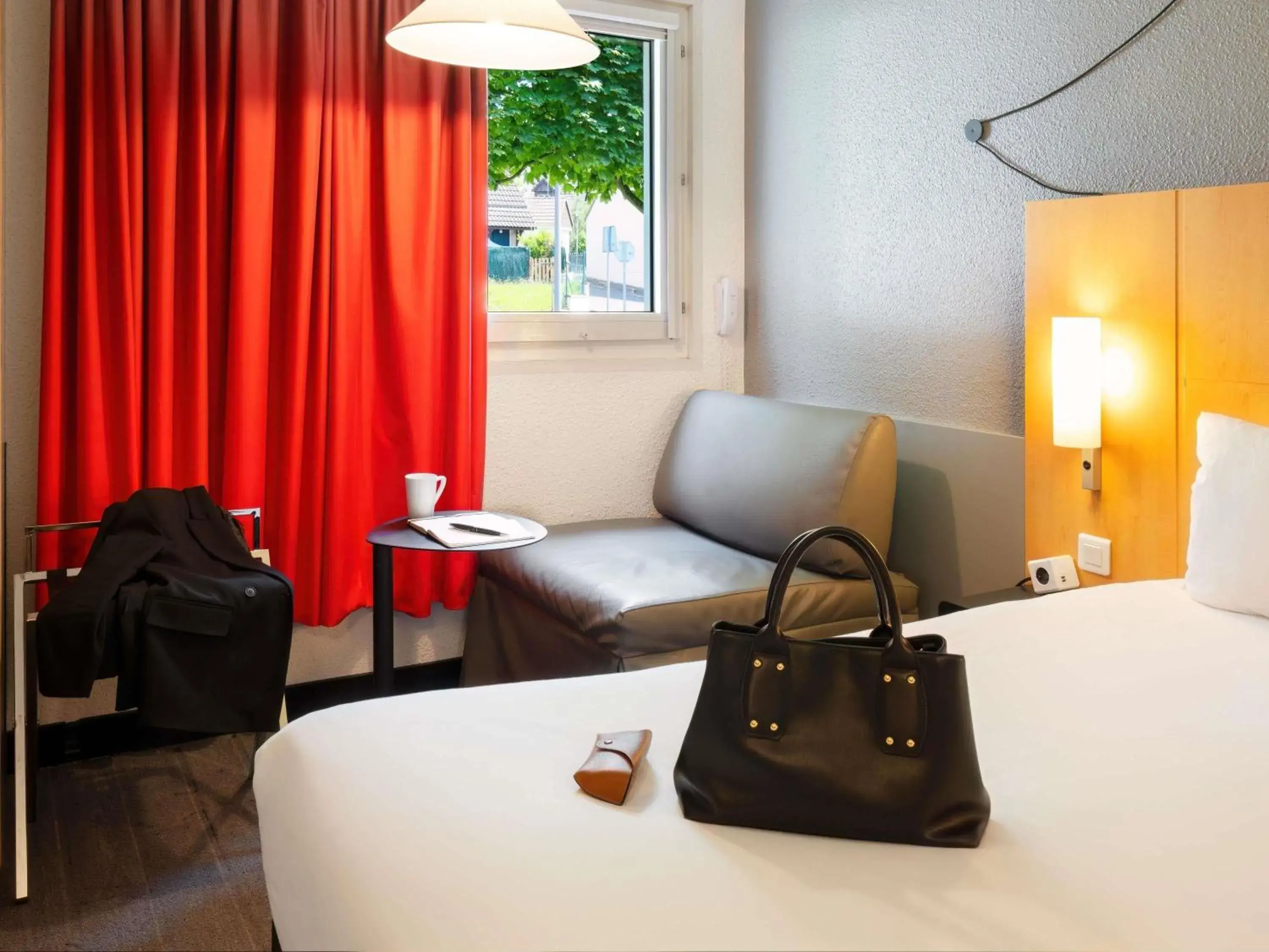 Bedroom, Bed in ibis Cergy Pontoise Le Port Bedroom, Bed in ibis Cergy Pontoise Le Port