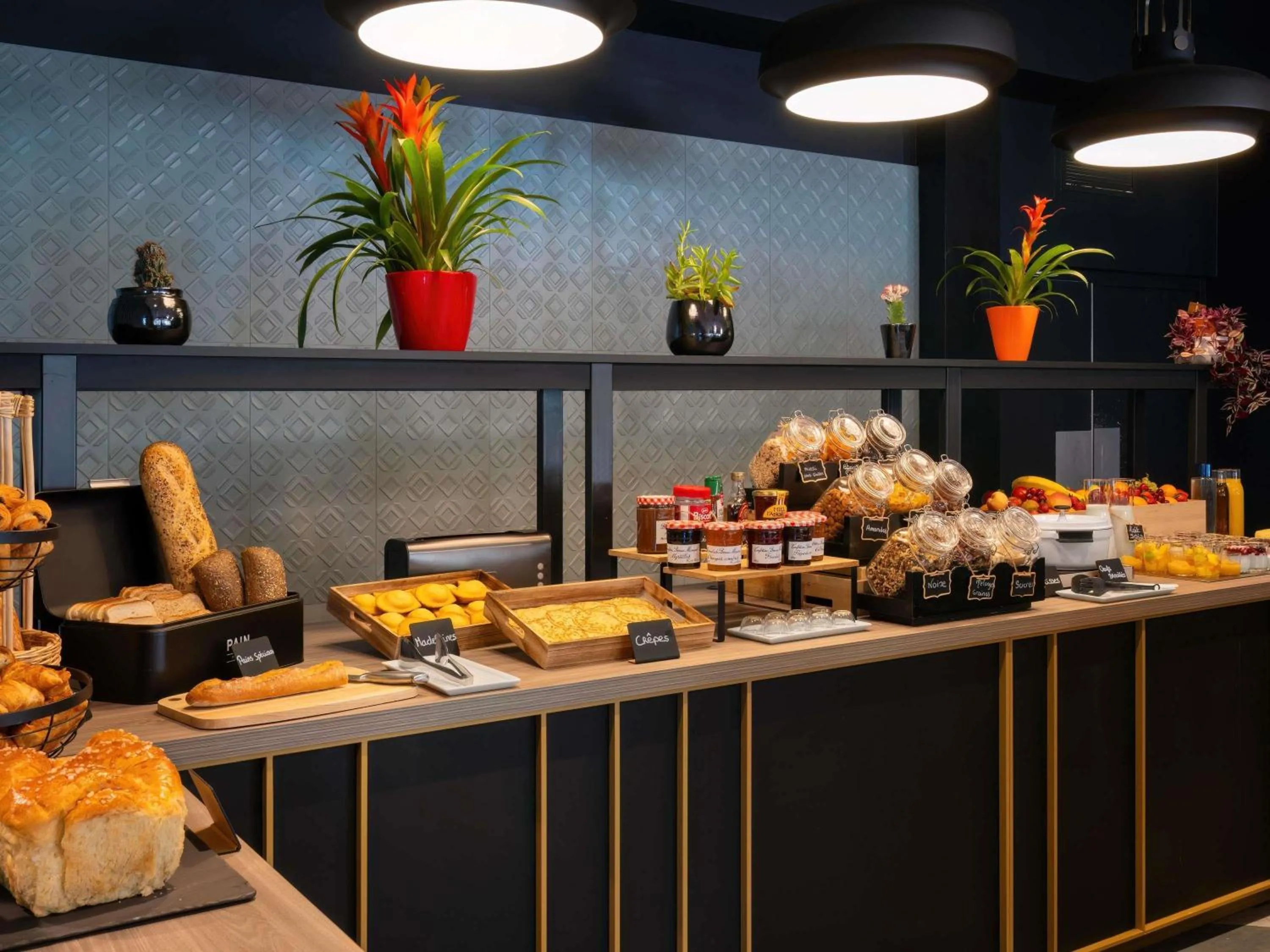 Breakfast in ibis Cergy Pontoise Le Port