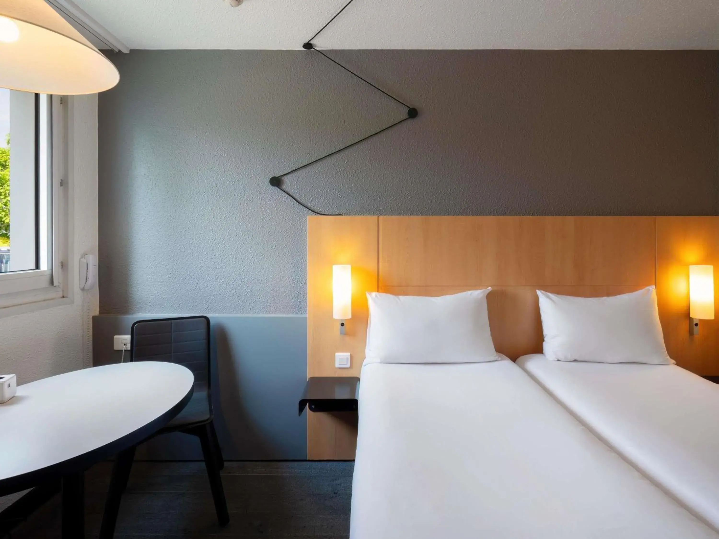 Bedroom, Bed in ibis Cergy Pontoise Le Port Bedroom, Bed in ibis Cergy Pontoise Le Port