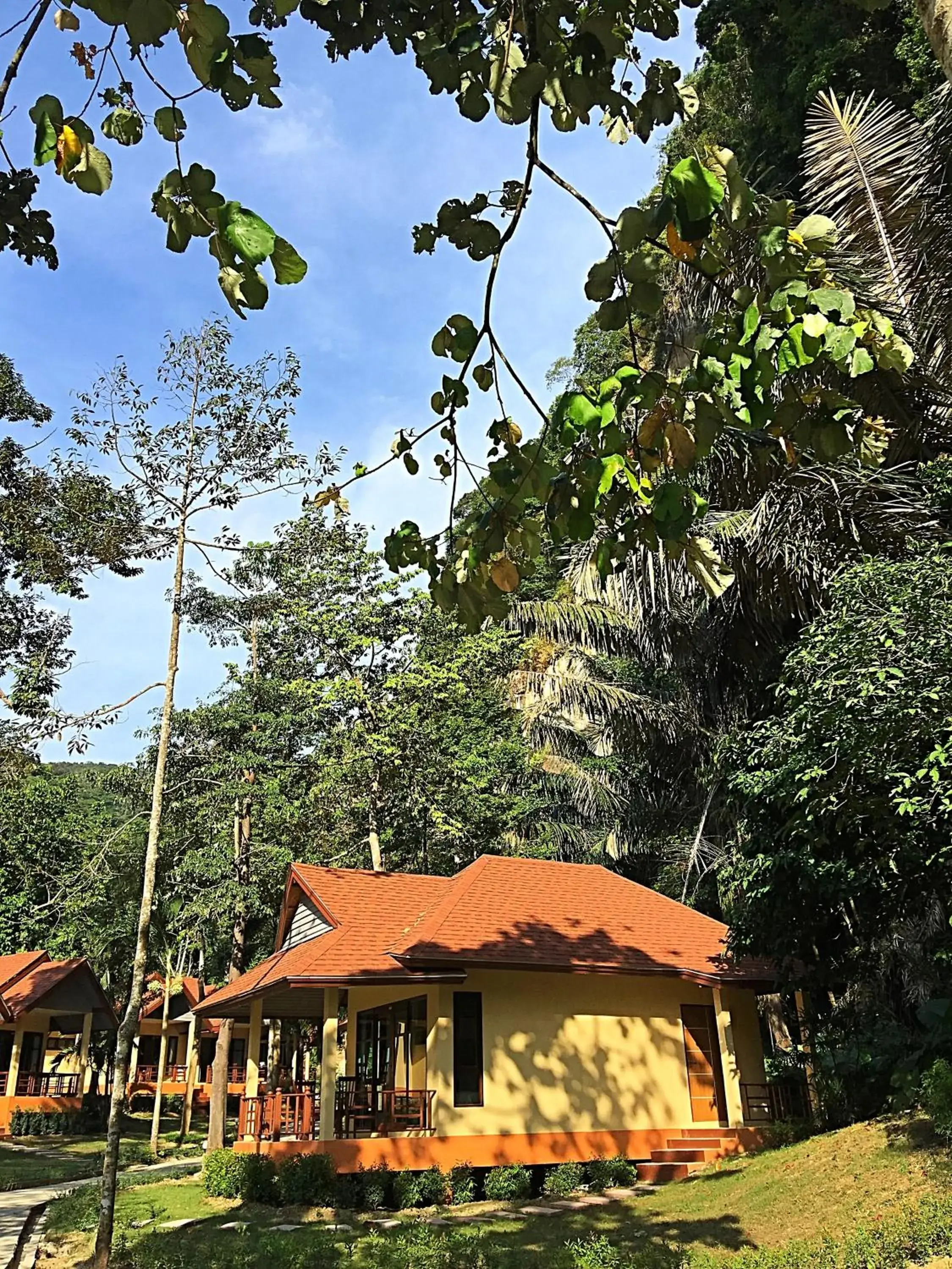 Property building in Tonsai Bay Resort Property building in Tonsai Bay Resort