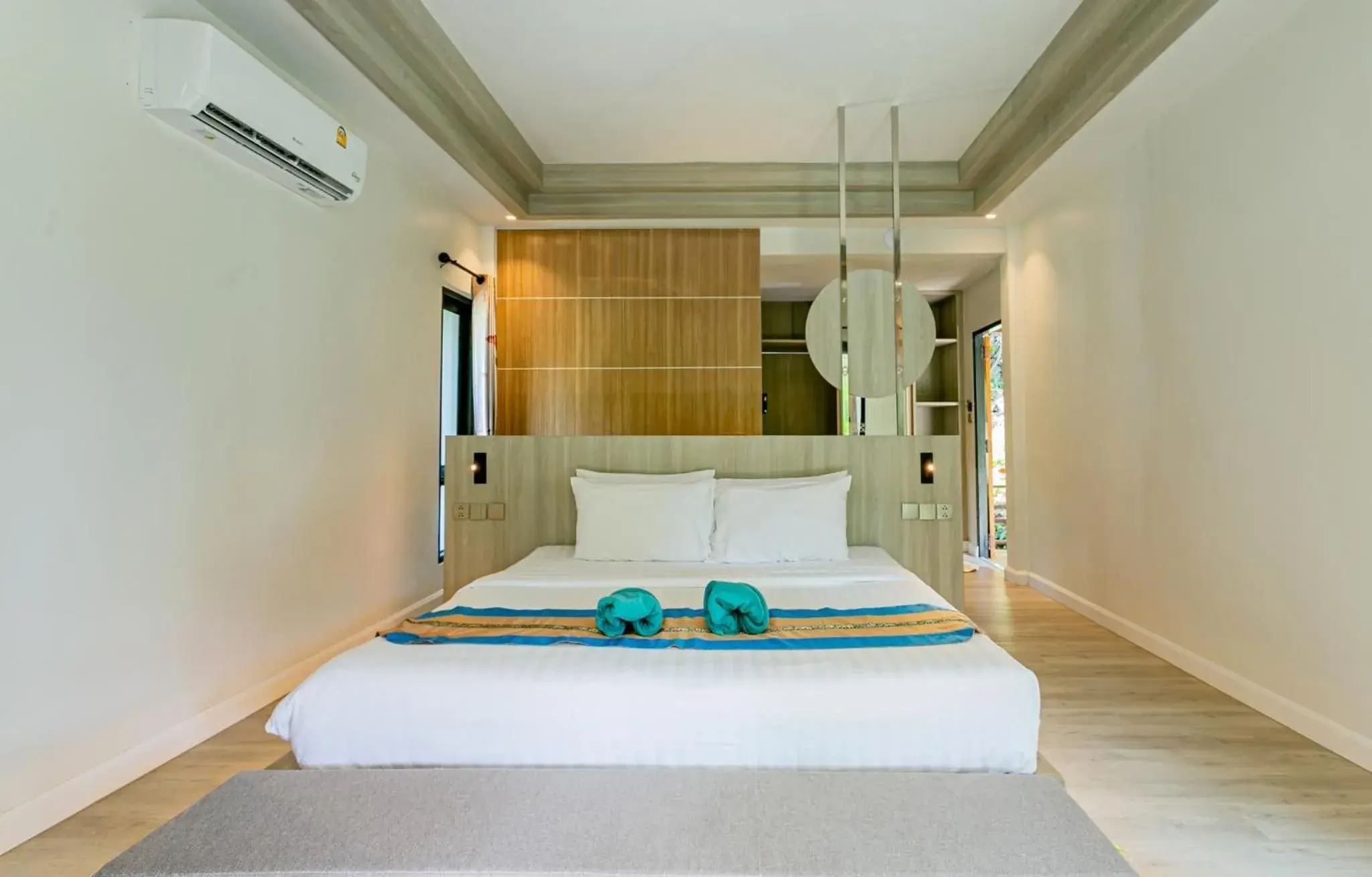 Bedroom, Bed in Tonsai Bay Resort Bedroom, Bed in Tonsai Bay Resort