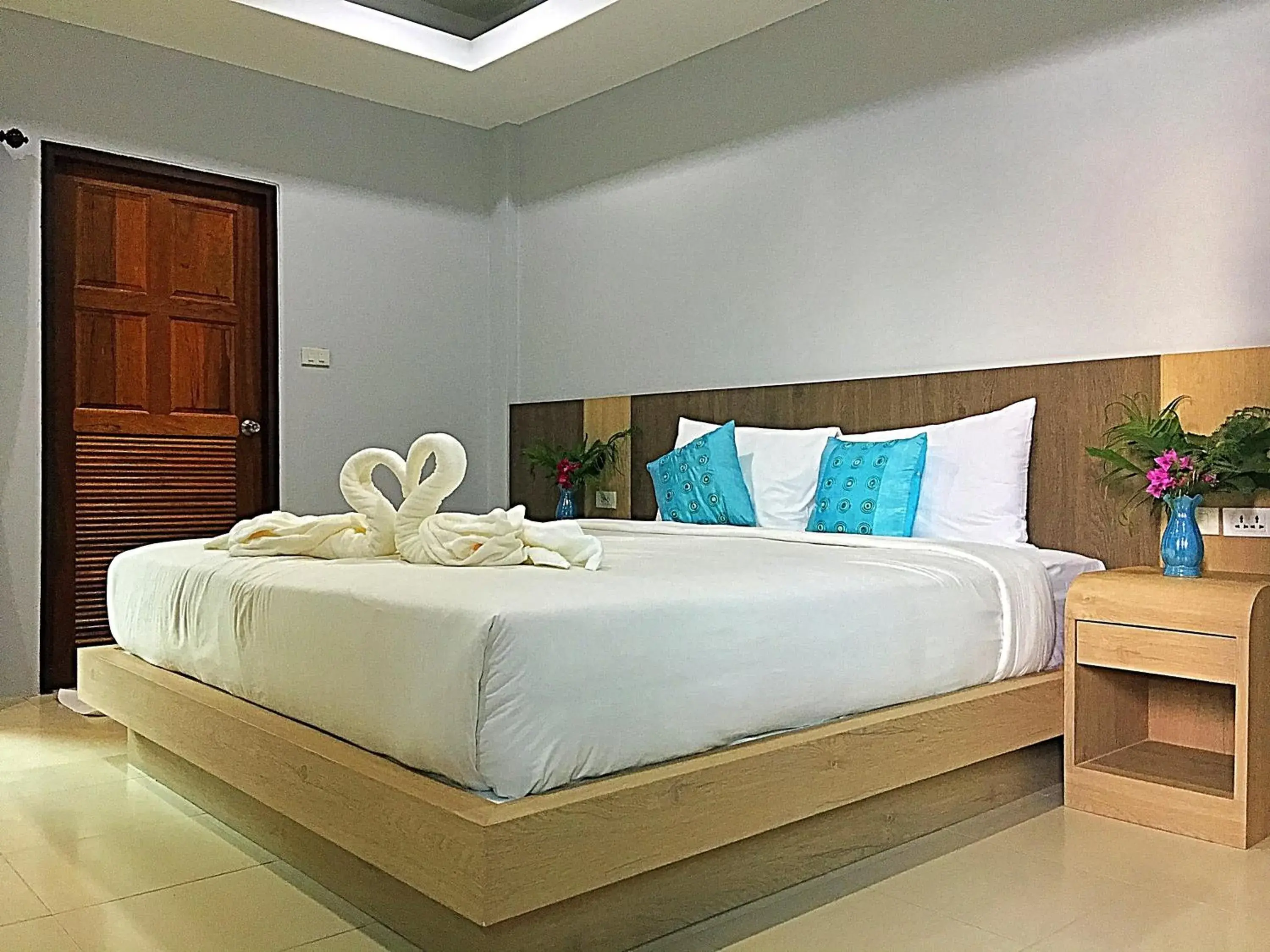 Photo of the whole room, Bed in Tonsai Bay Resort Photo of the whole room, Bed in Tonsai Bay Resort