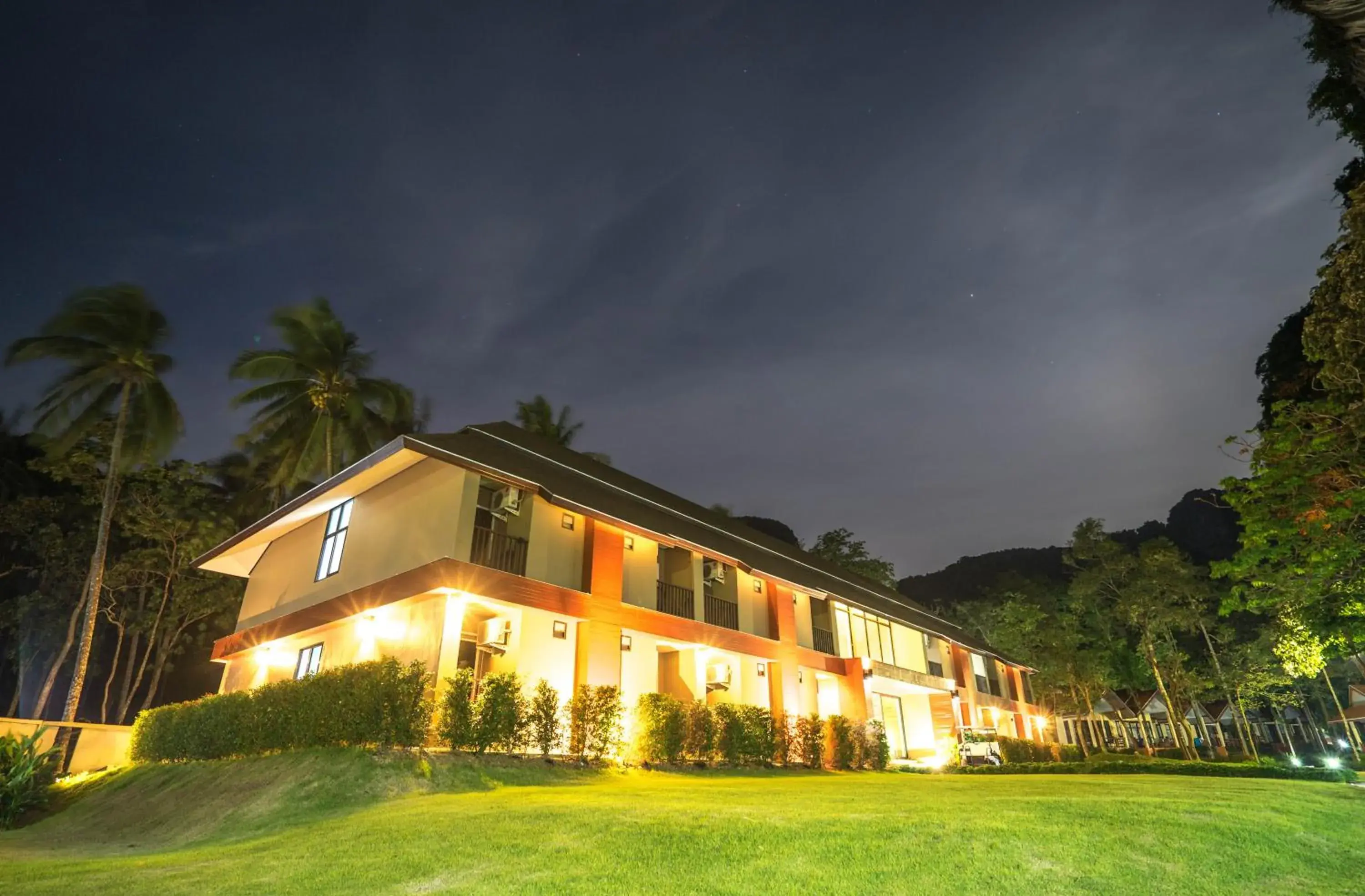 Property building in Tonsai Bay Resort Property building in Tonsai Bay Resort