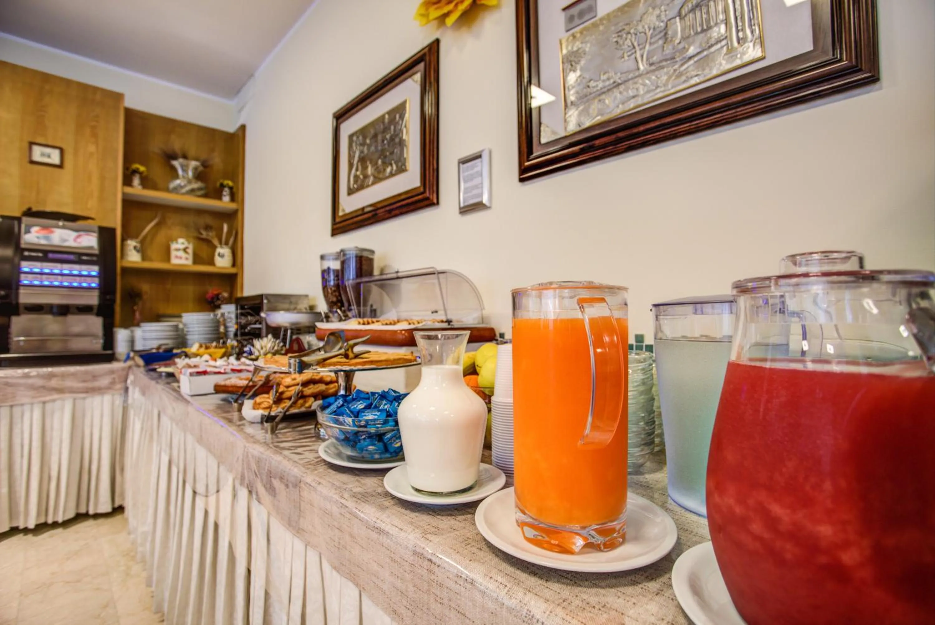 Breakfast in Hotel Tiziana