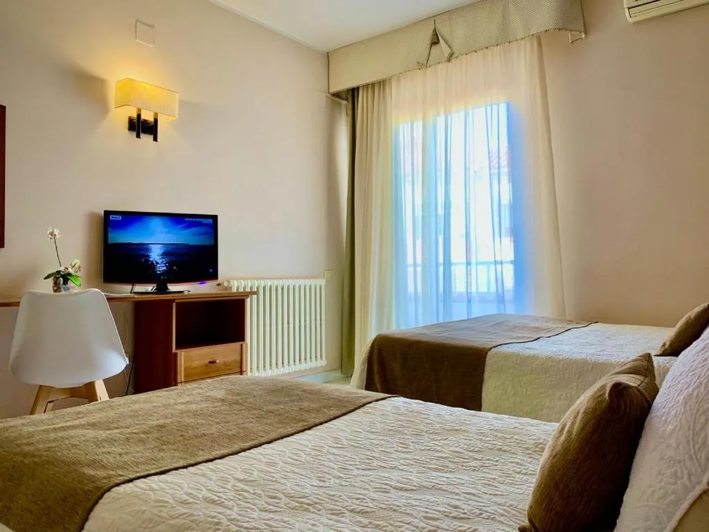 Bed in Hotel Restaurant Llansola