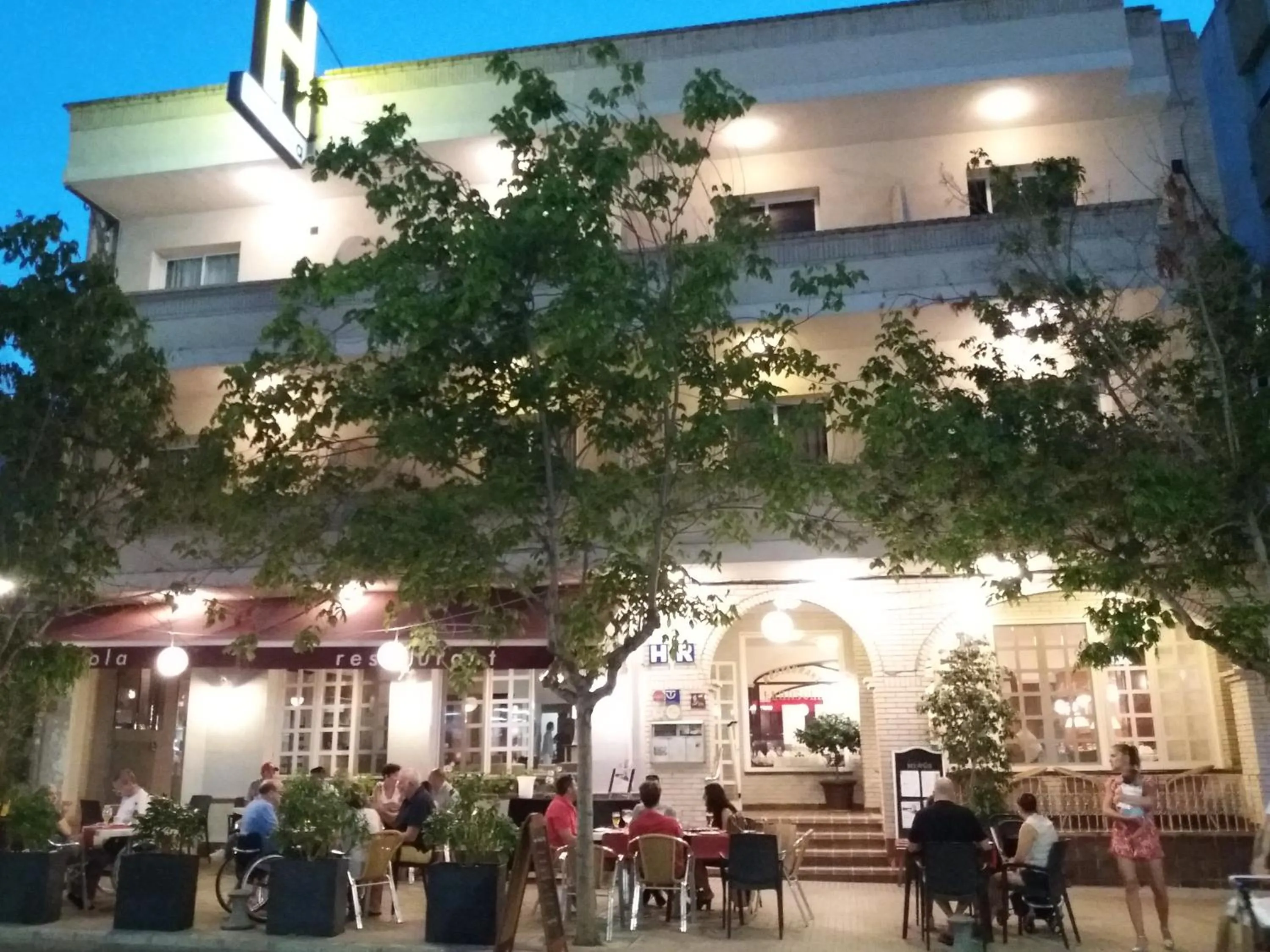 Property building in Hotel Restaurant Llansola