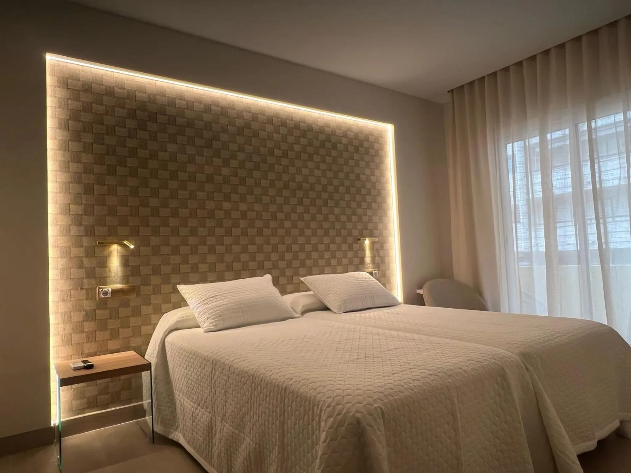 Bed in Hotel Restaurant Llansola