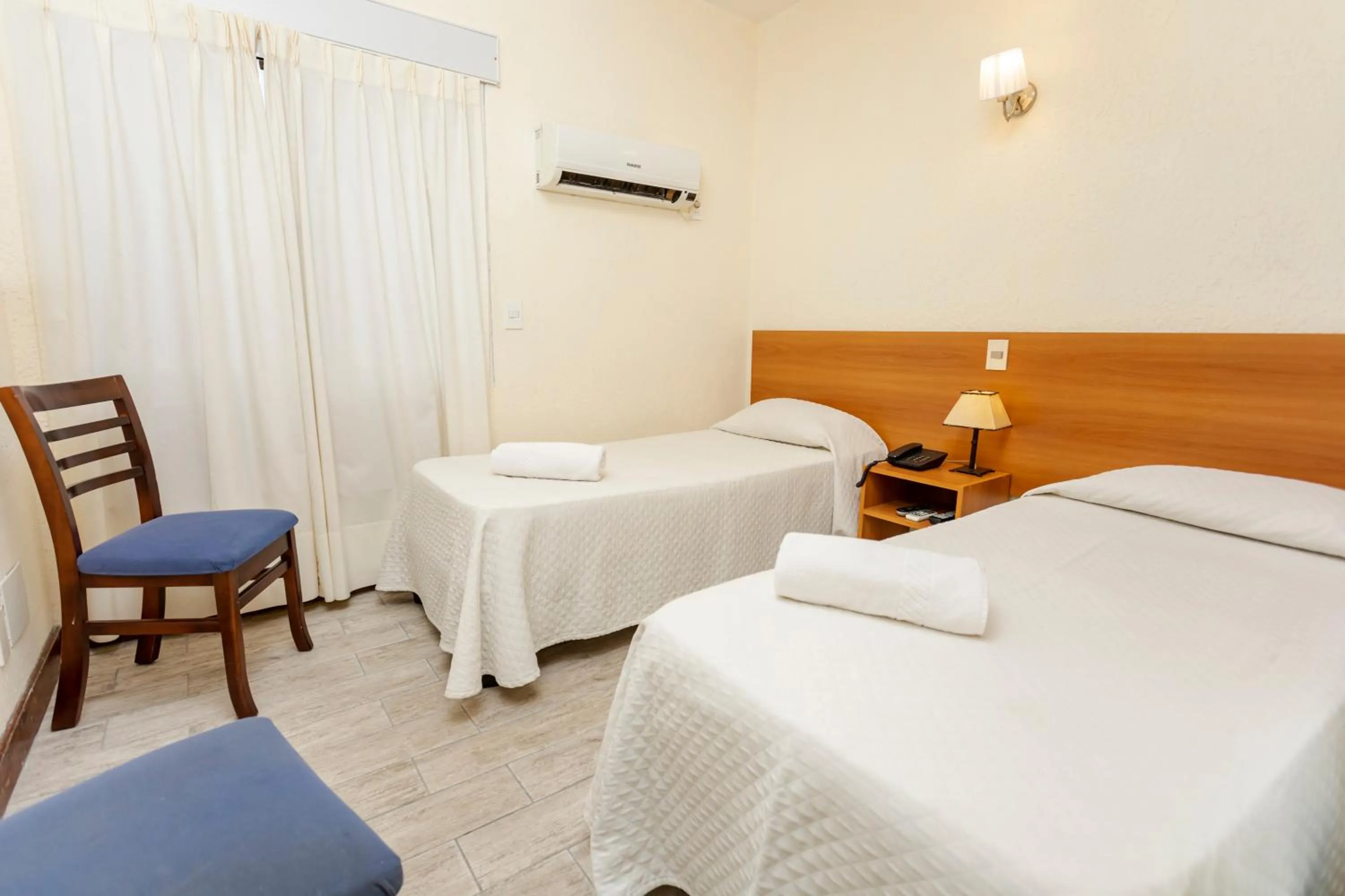 Bed in Hotel Bahamas