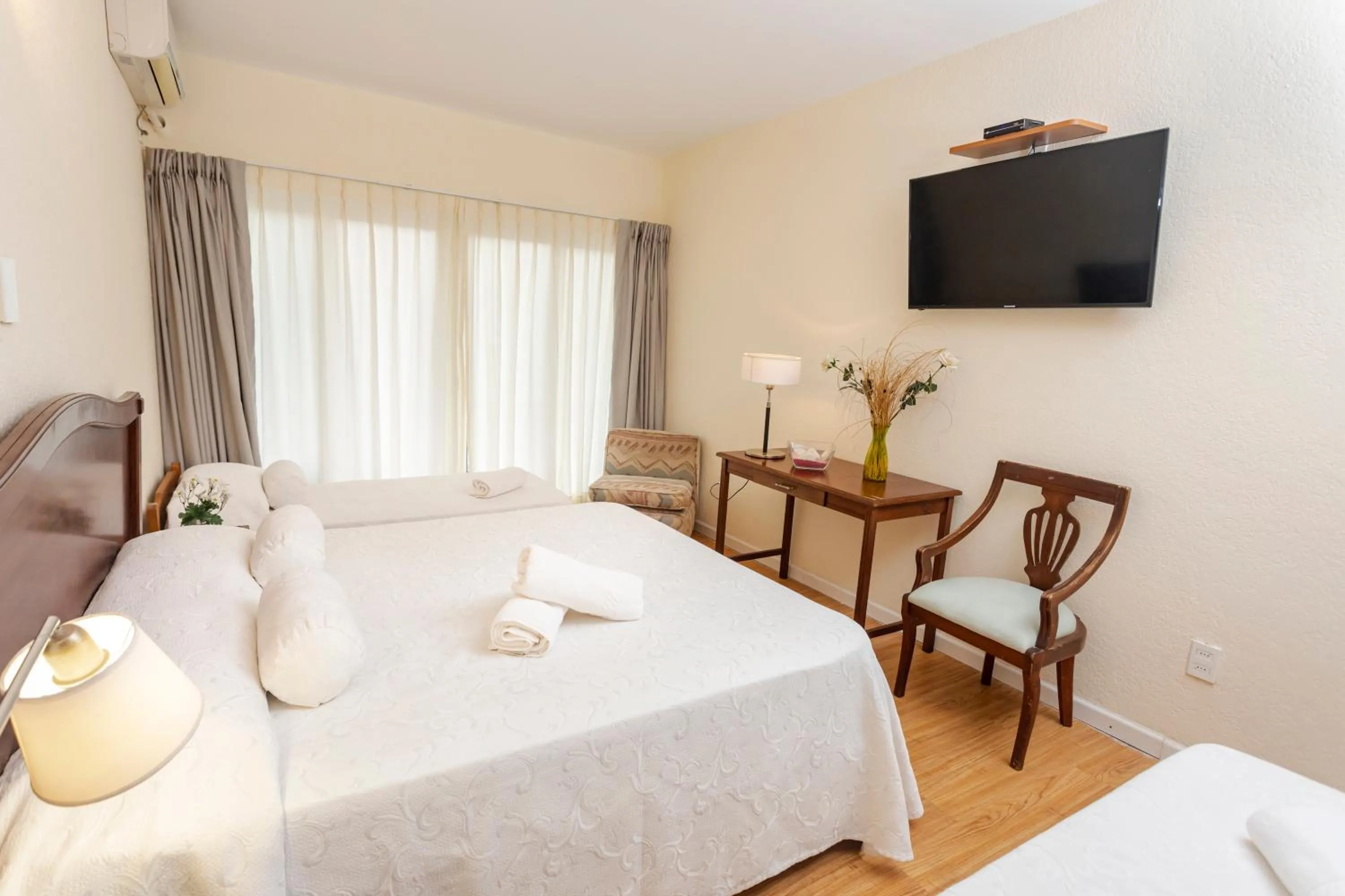 Bed in Hotel Bahamas