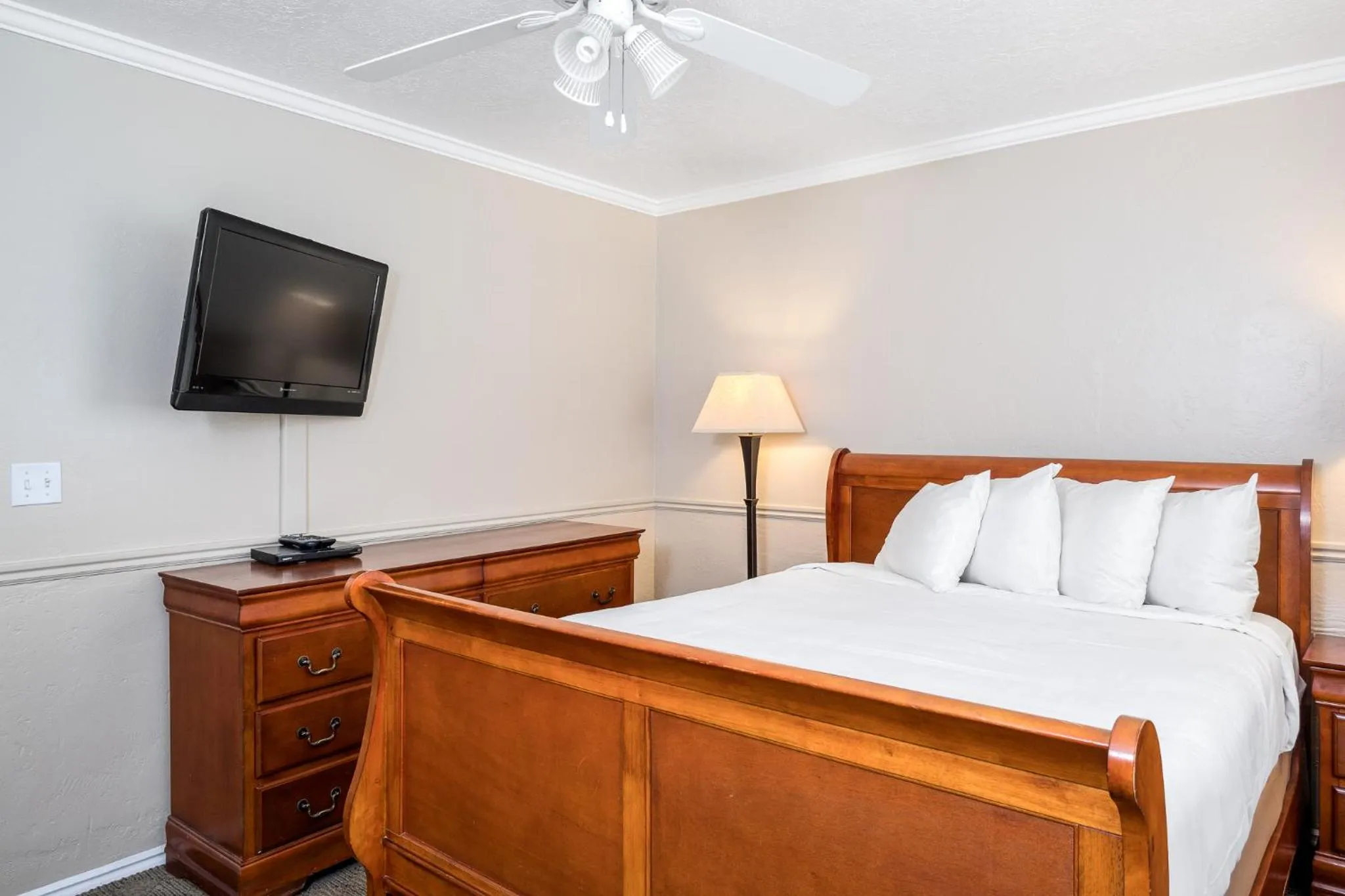 Bedroom, Bed in Sweetwater Lift Lodge
