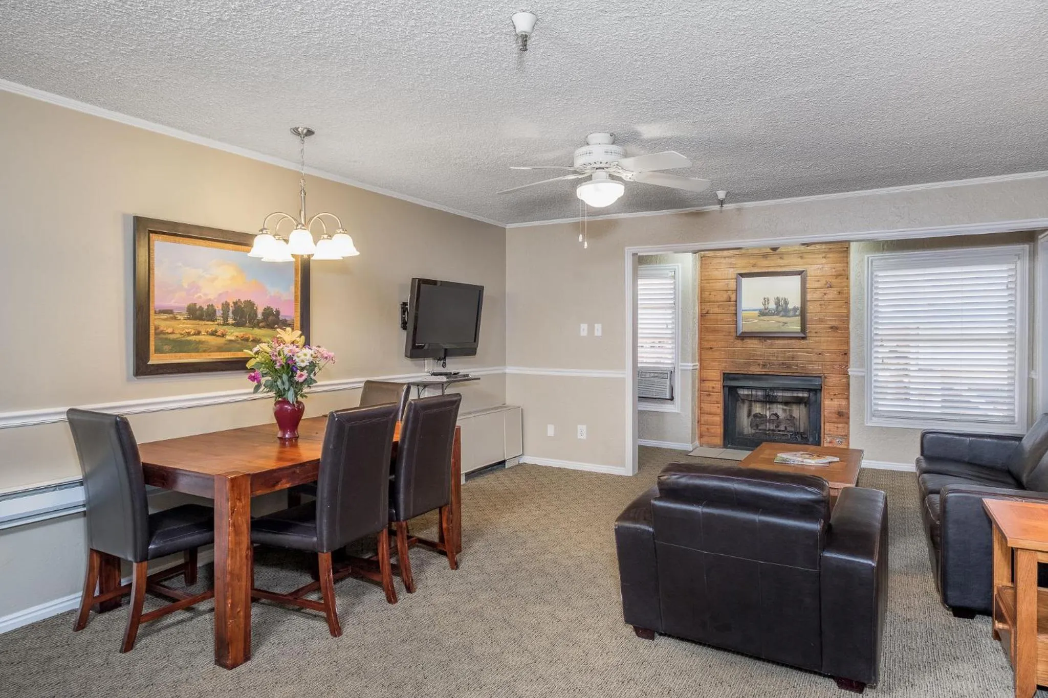 Living room in Sweetwater Lift Lodge