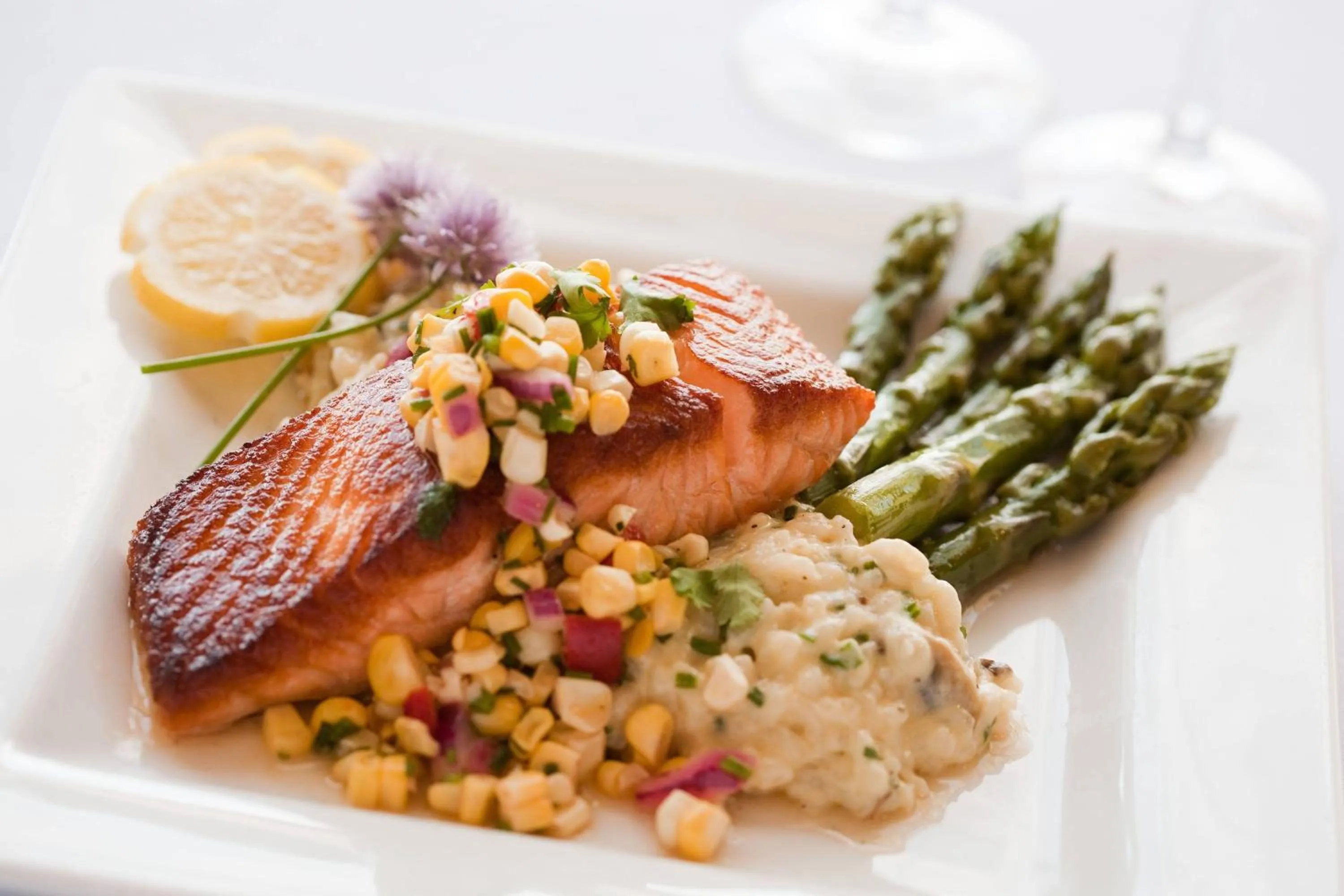 Restaurant/places to eat in Sheraton Portsmouth Harborside Hotel