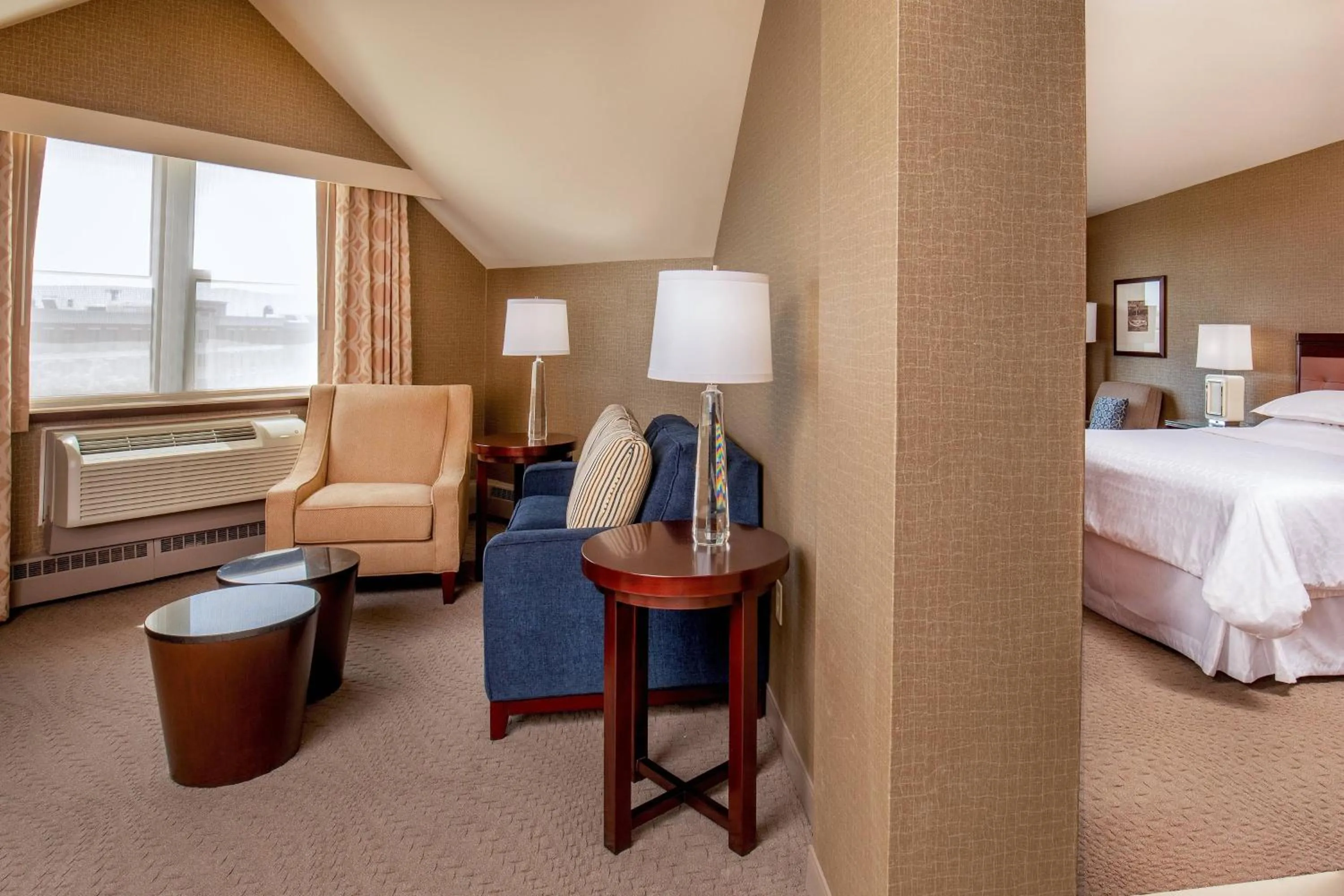 Bedroom, Bed in Sheraton Portsmouth Harborside Hotel