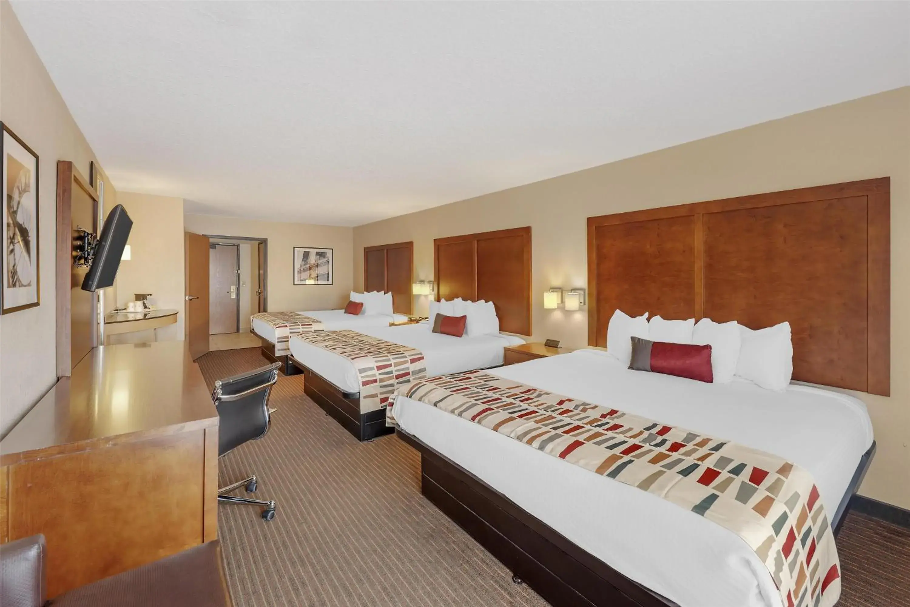 Photo of the whole room, Bed in Best Western Alamo Suites Photo of the whole room, Bed in Best Western Alamo Suites