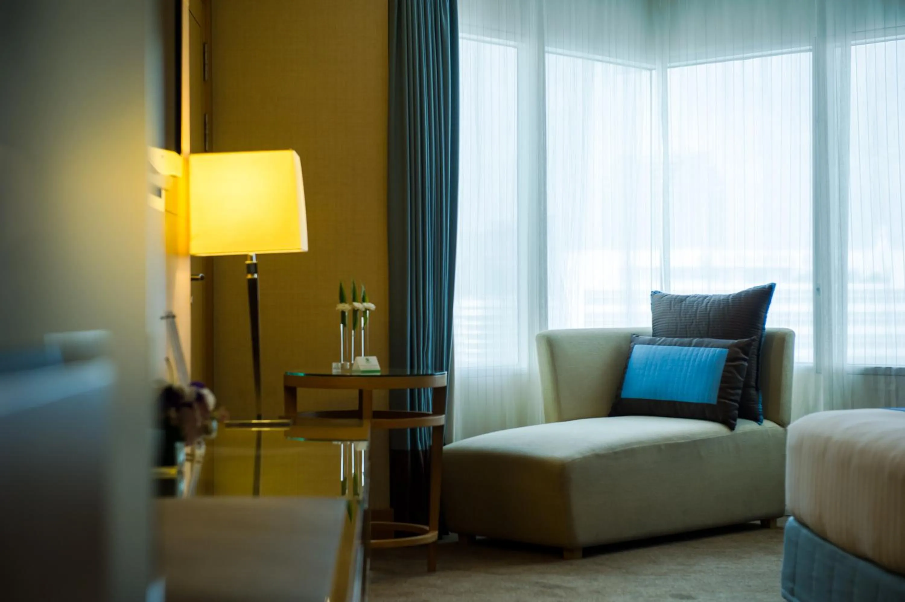 Photo of the whole room, Bed in Holiday Inn Bangkok Silom by IHG