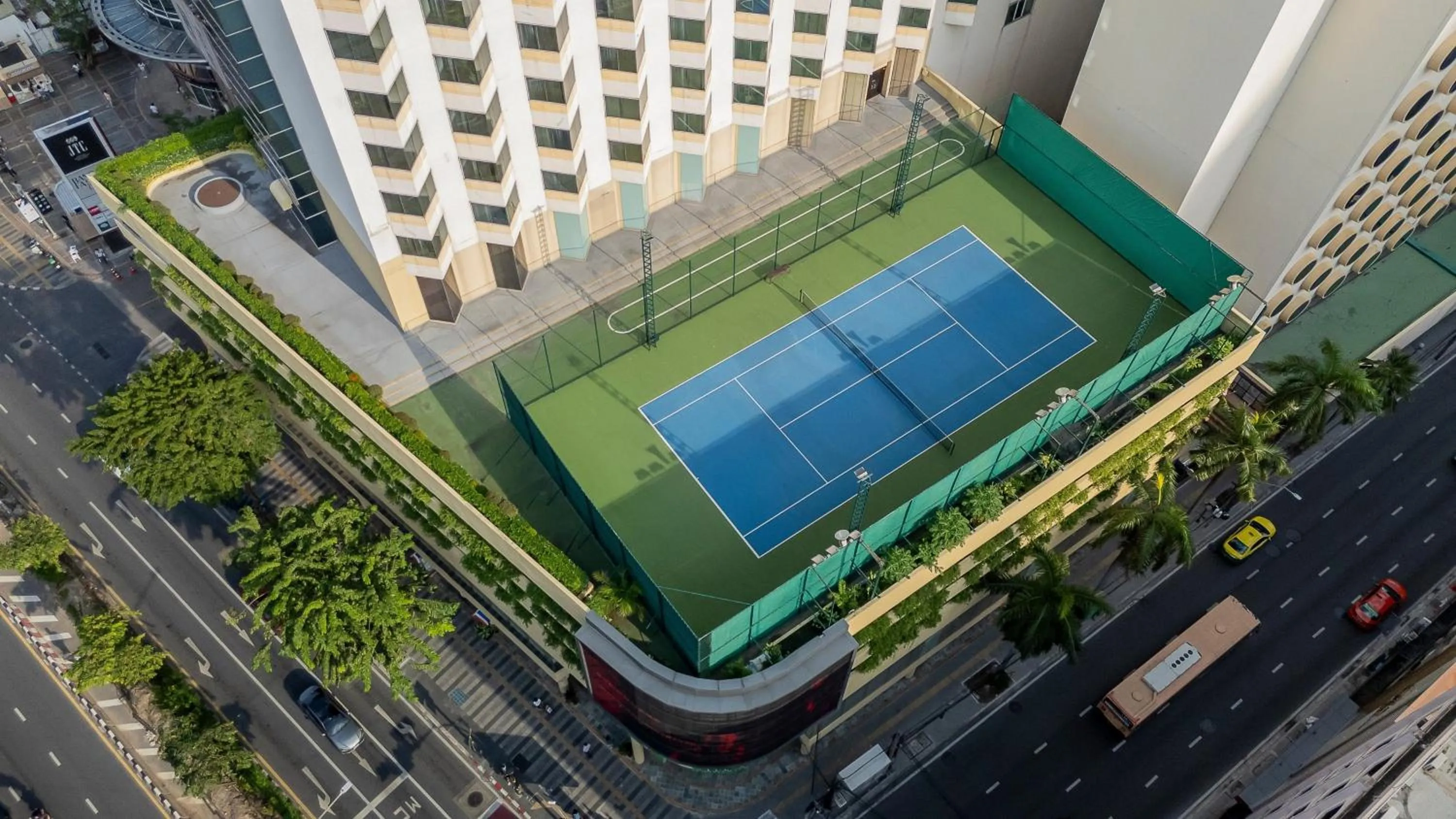 Fitness centre/facilities in Holiday Inn Bangkok Silom by IHG