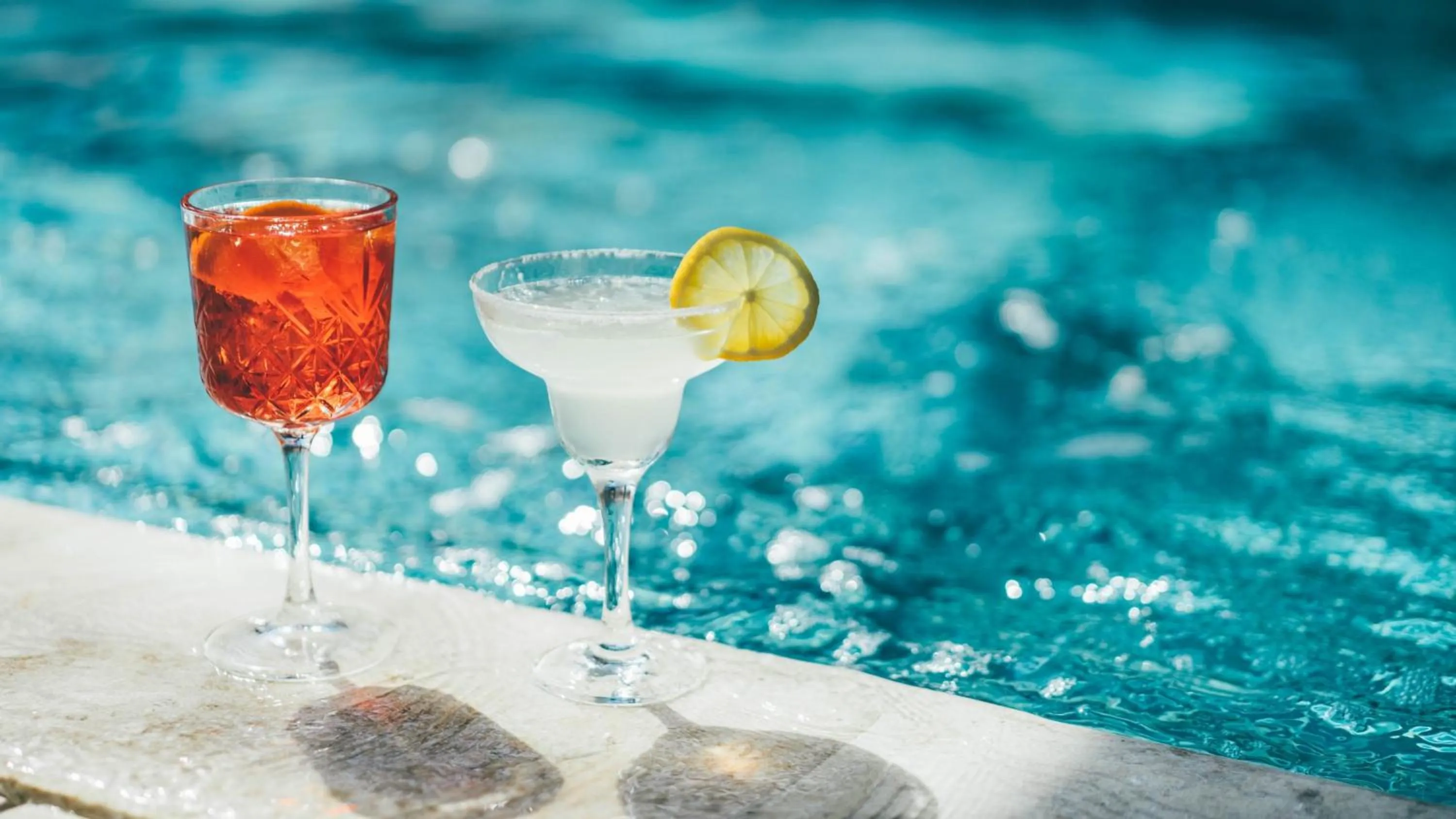 Restaurant/places to eat in Holiday Inn Bangkok Silom by IHG