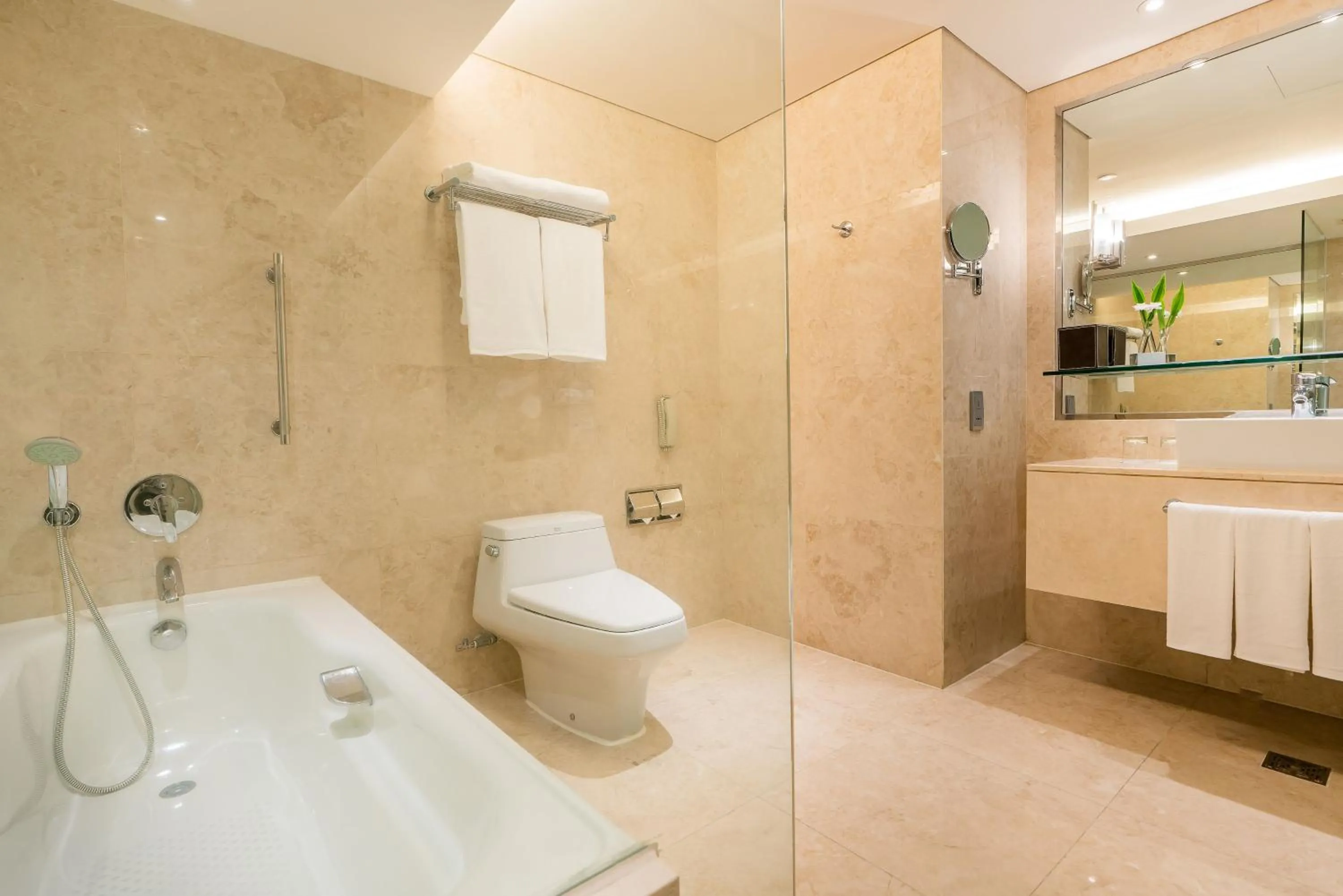 Bathroom in Holiday Inn Bangkok Silom by IHG