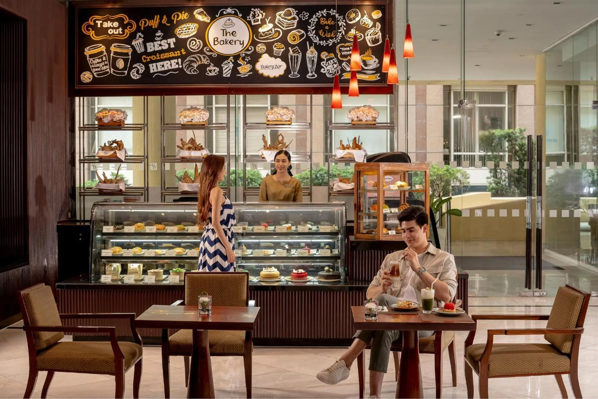 Restaurant/places to eat in Holiday Inn Bangkok Silom by IHG