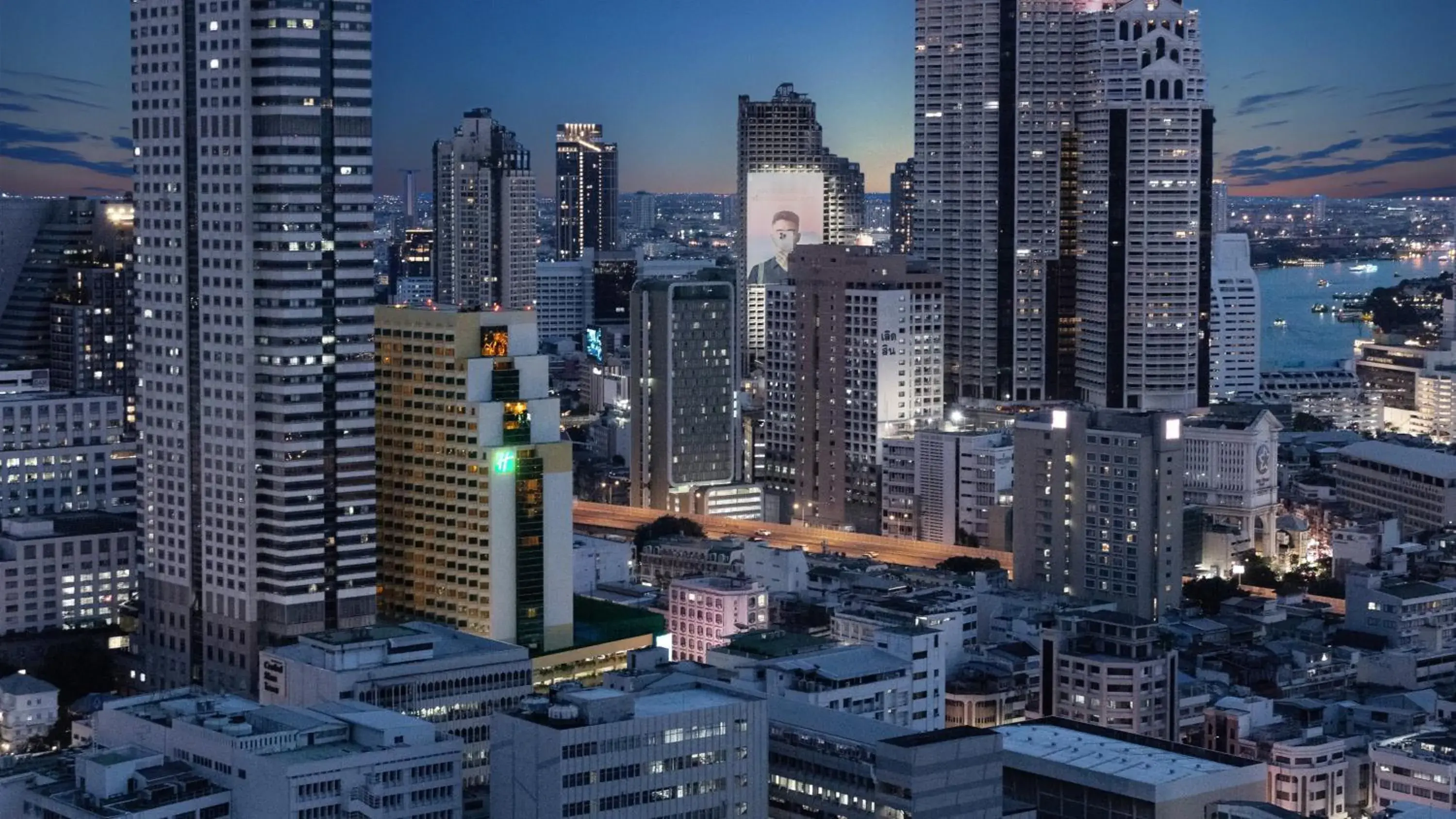 Property building in Holiday Inn Bangkok Silom by IHG Property building in Holiday Inn Bangkok Silom by IHG
