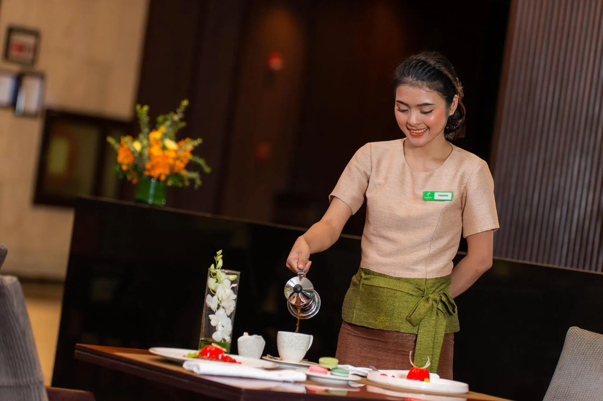 Restaurant/places to eat in Holiday Inn Bangkok Silom by IHG