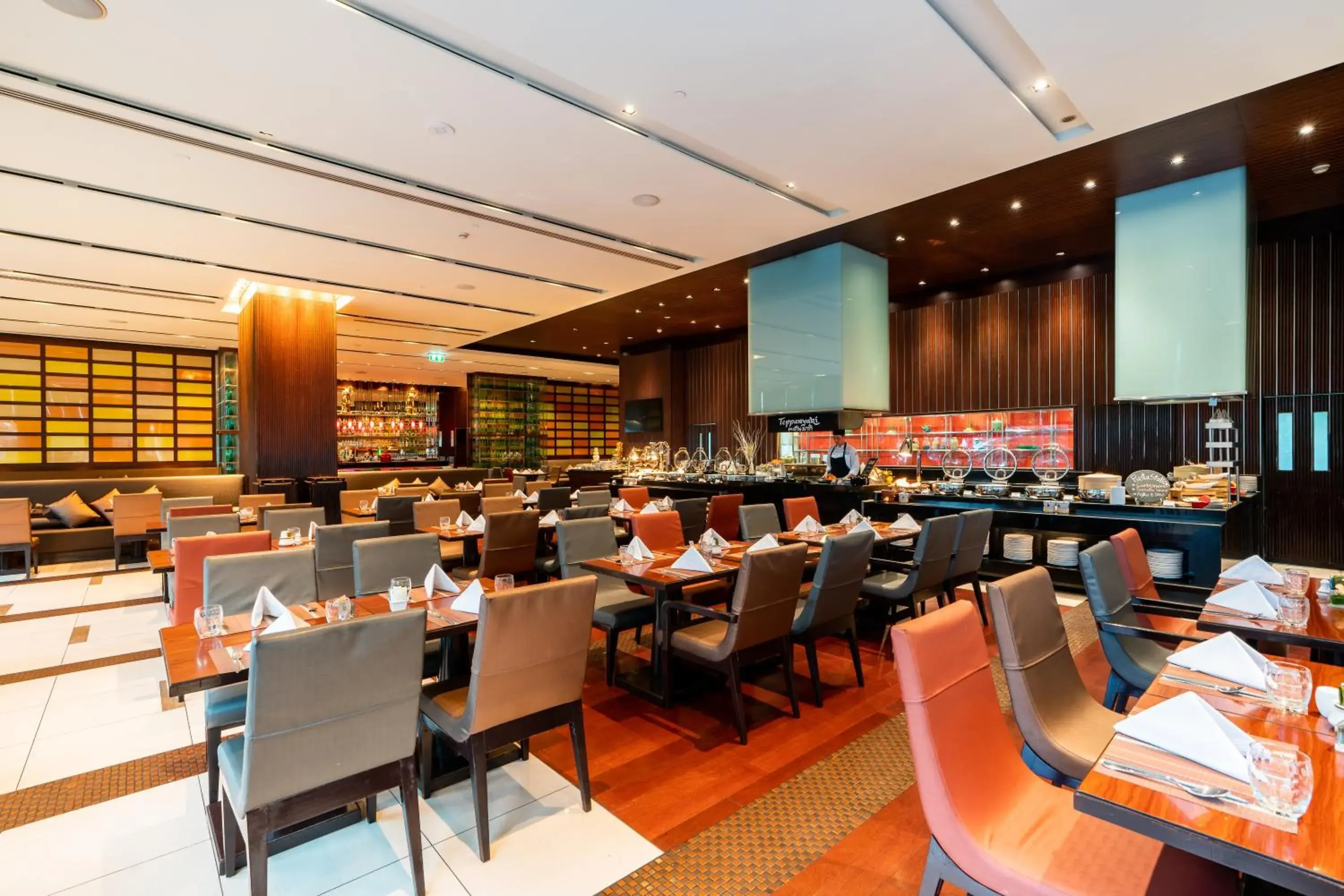 Restaurant/places to eat in Holiday Inn Bangkok Silom by IHG Restaurant/places to eat in Holiday Inn Bangkok Silom by IHG