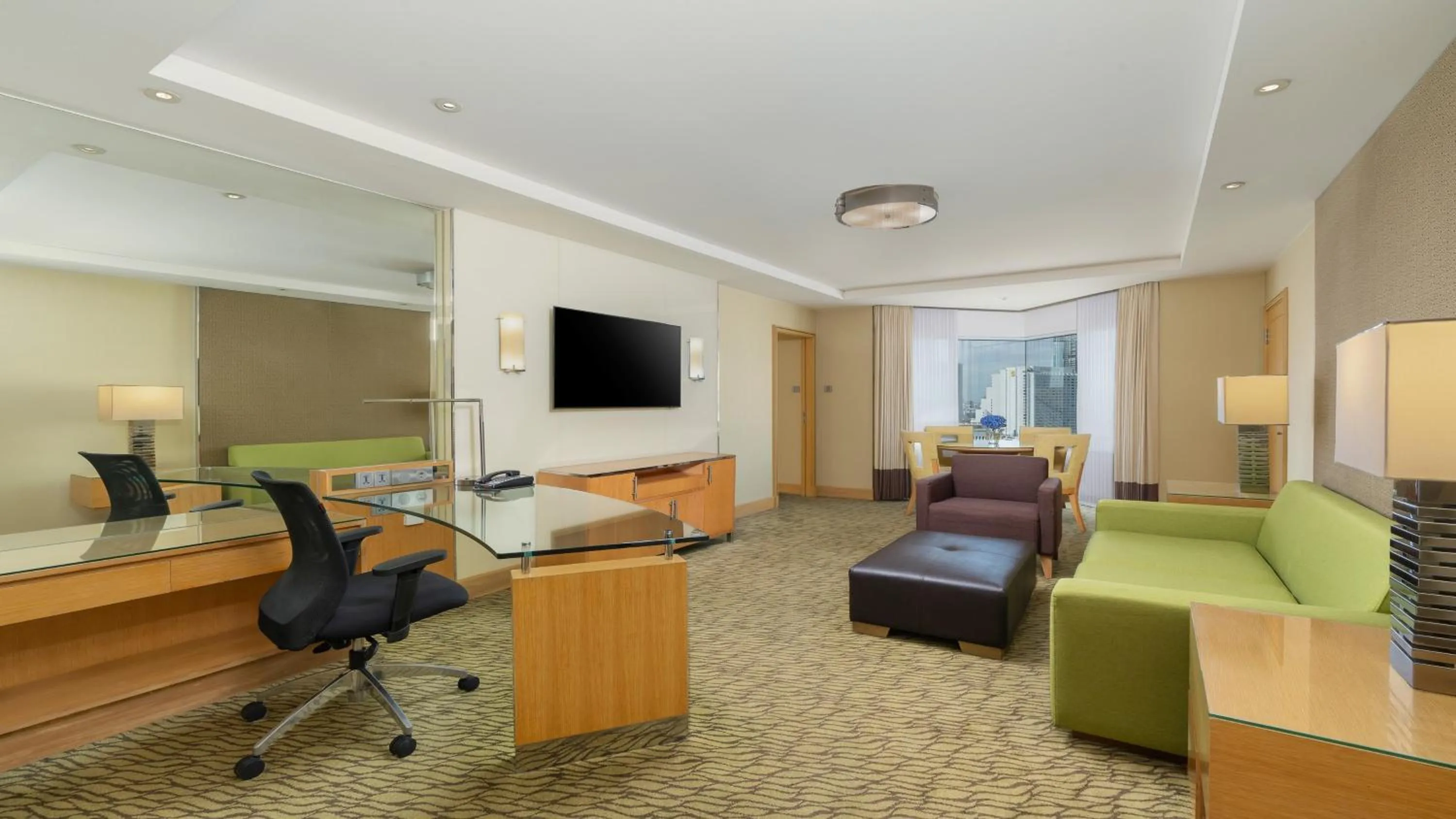 Photo of the whole room in Holiday Inn Bangkok Silom by IHG