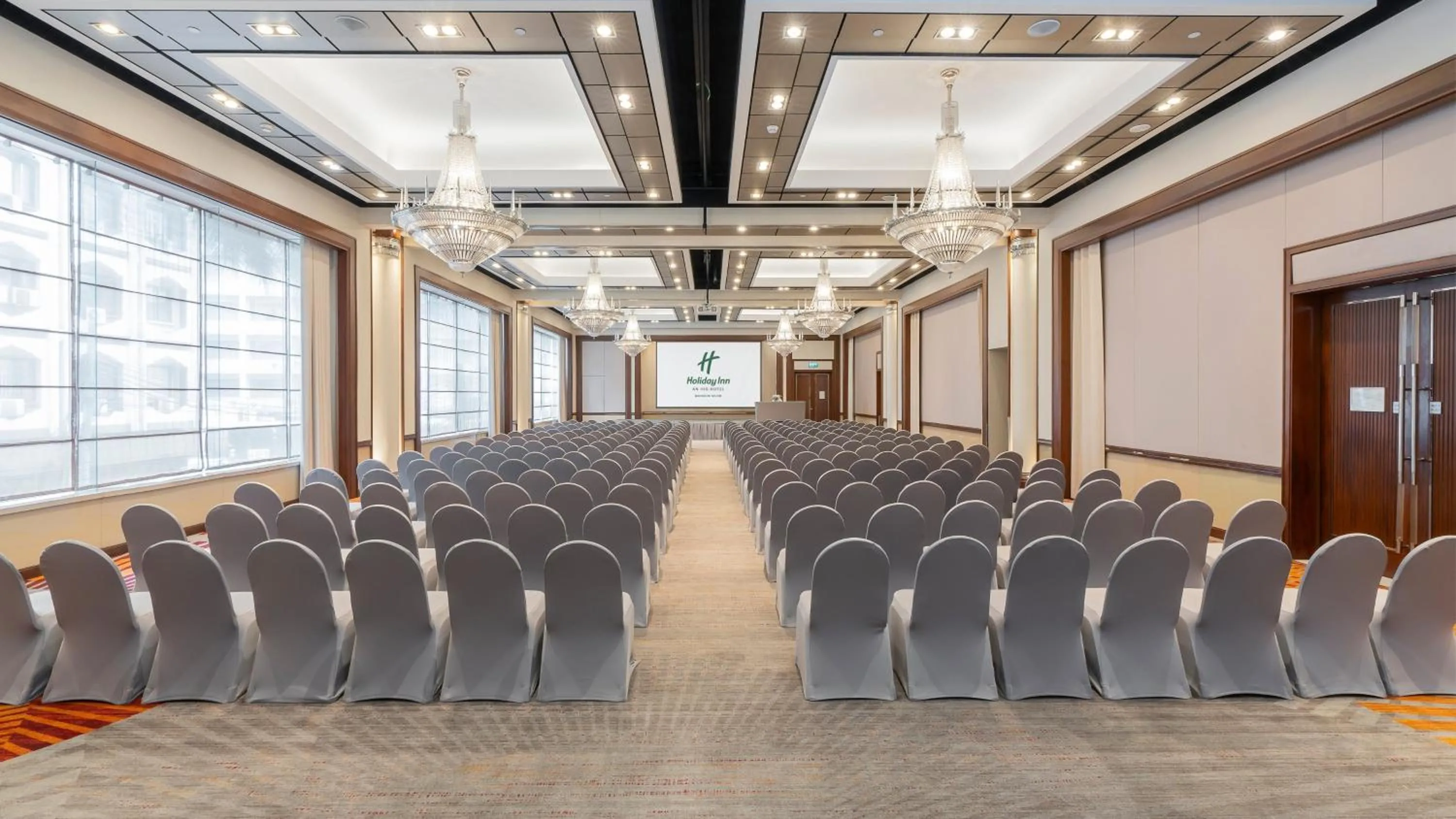 Meeting/conference room in Holiday Inn Bangkok Silom by IHG