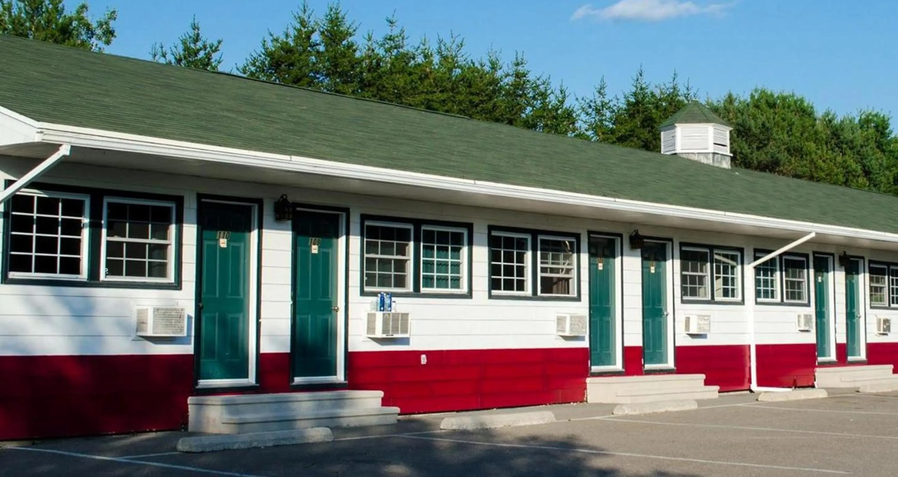 Property building in Norfolk Motel
